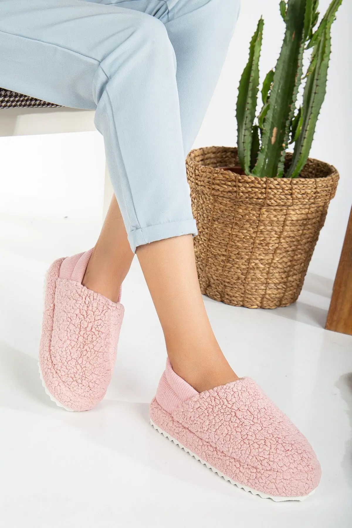 Kuzu Kumaş Yünlü Sessiz Taban Lastikli Kadın Ev Ayakkabısı Ev Botu Panduf