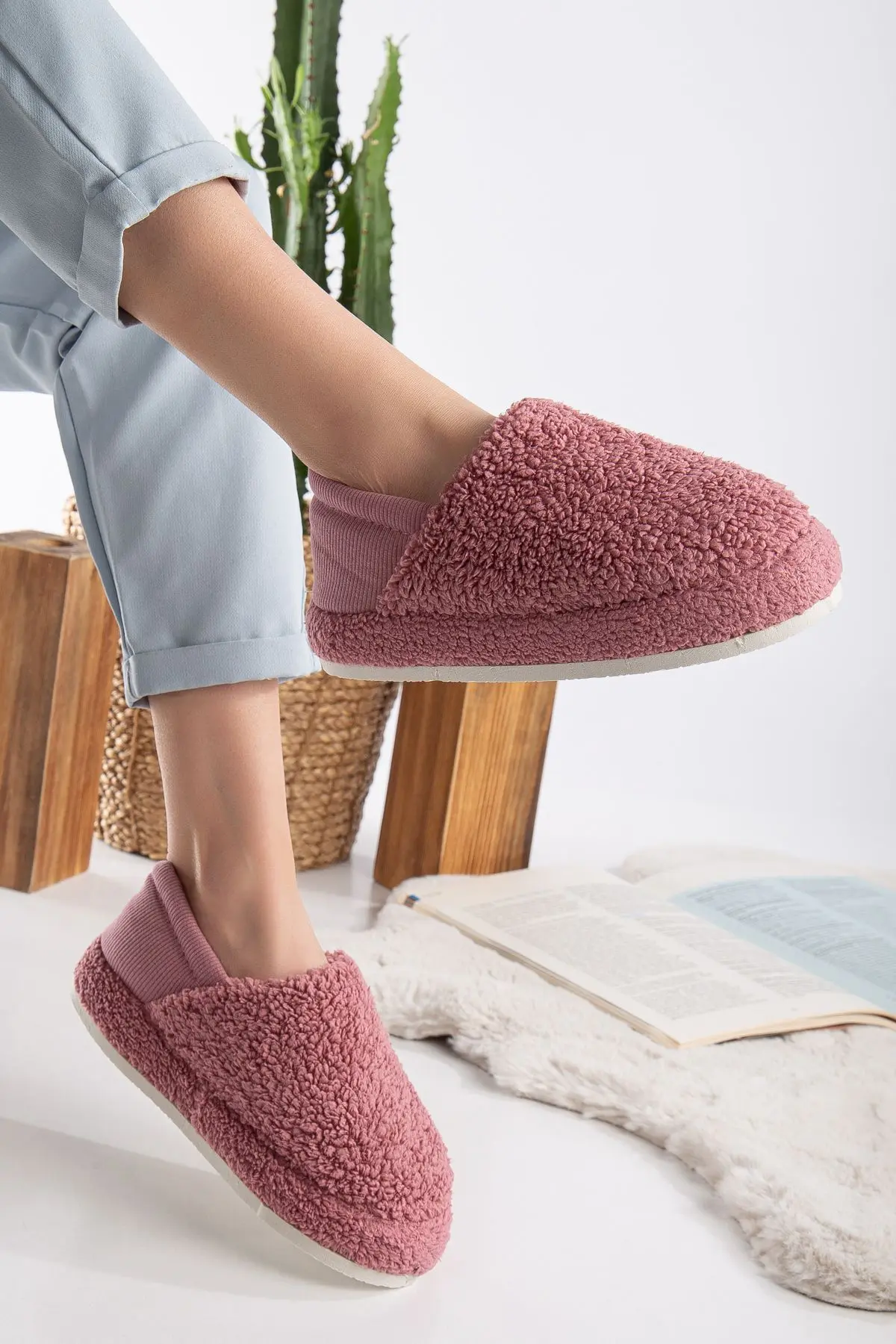 Kuzu Kumaş Yünlü Sessiz Taban Lastikli Kadın Ev Ayakkabısı Ev Botu Panduf