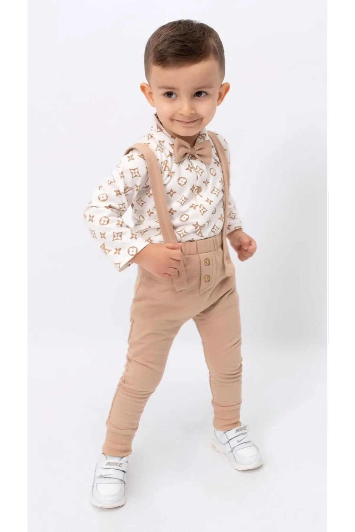 Ahşap düğmeli papyonlu erkek bebek slopet takım