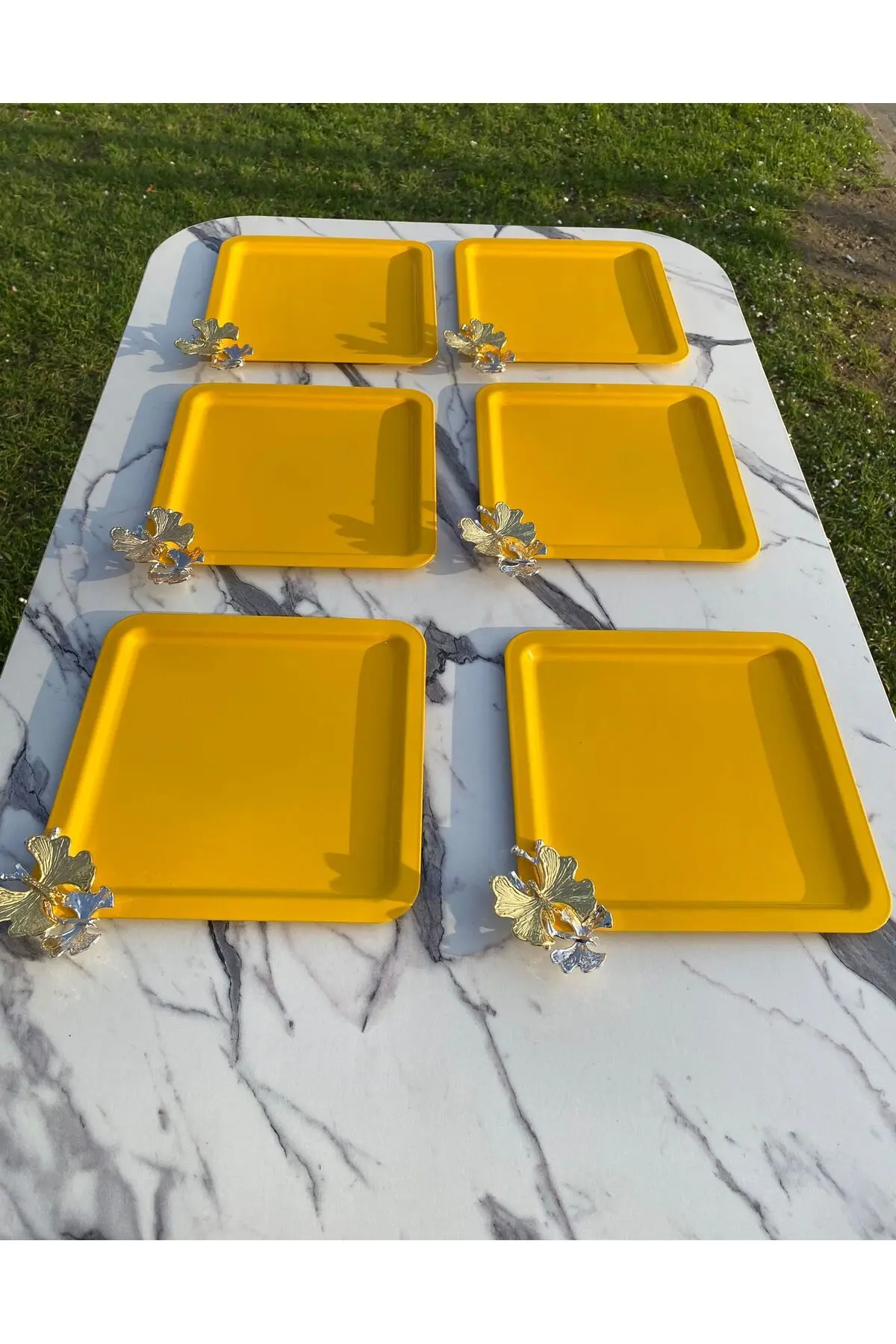 Mira züccaciye Lüx Kelebek Aksesuarlı Paslanmaz Çelik Sarı Kare 6’lı Kahve, Çay, Dekoratif Sunum Servis Tepsisi