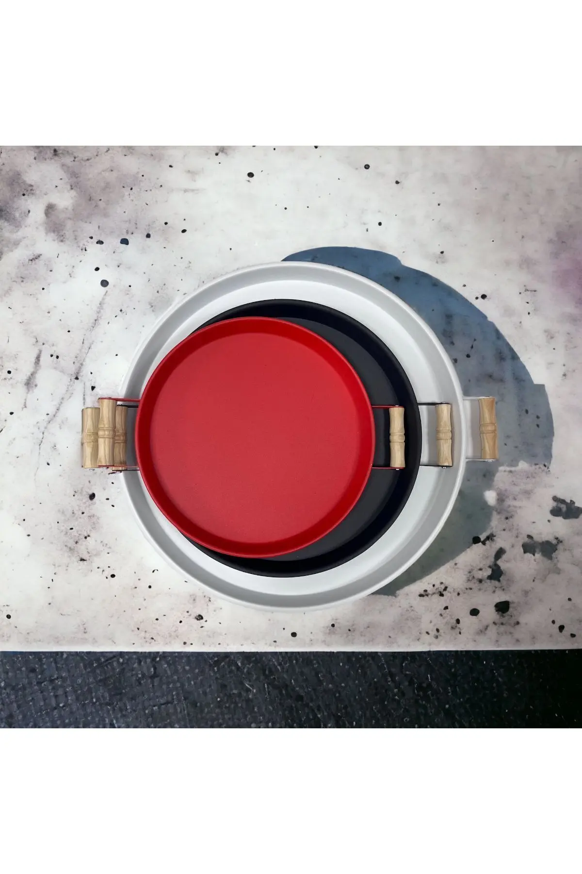 BeyazSiyahKırmızı