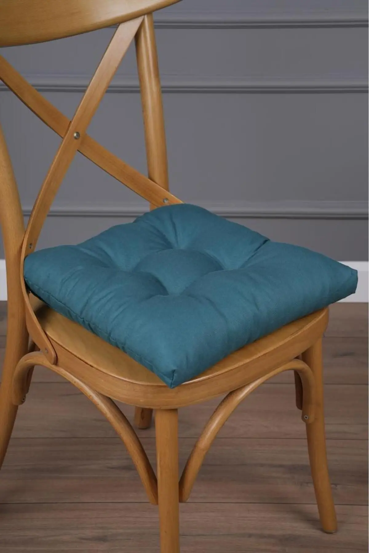 Gold Pofidik Zümrüt Yeşili Sandalye Minderi Özel Dikişli Bağcıklı 40x40cm