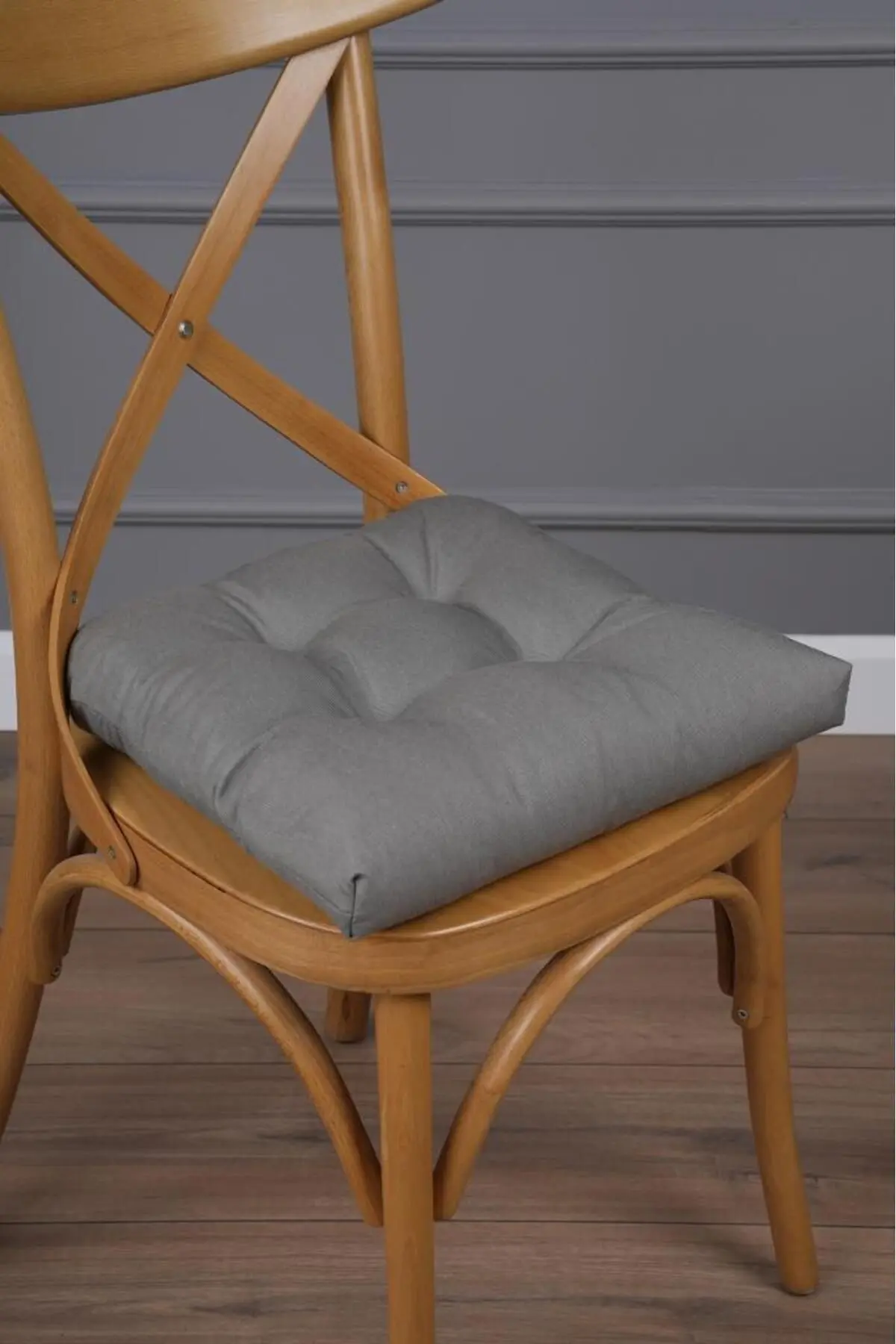 Gold Pofidik Antrasit Sandalye Minderi Özel Dikişli Bağcıklı 40x40cm