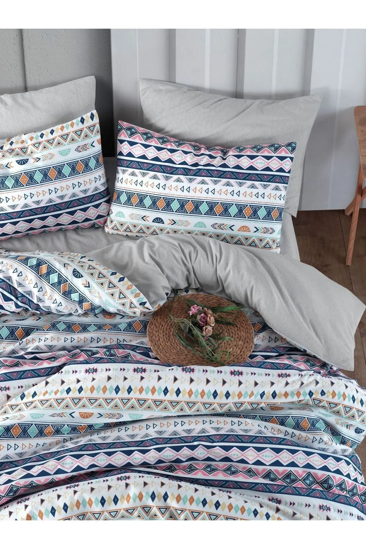 Lastikli Çarşaflı Çift Kişilik Nevresim Takımı Diamente