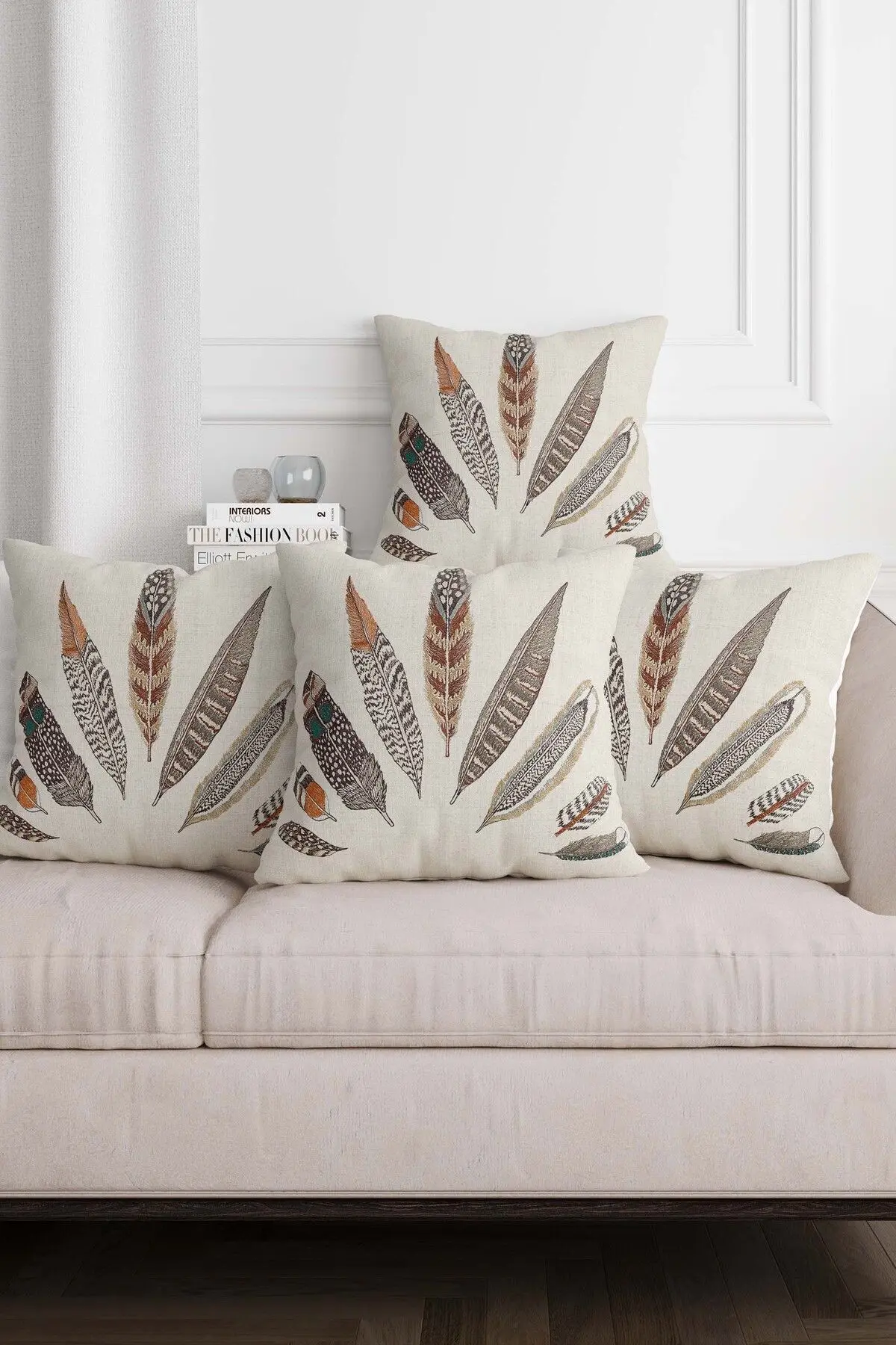 Sakallı Şans Tüyü Desenli Bej Zemin Dekoratif Hediyelik Kadife 4lü Yastık Kırlent Kılıfı Seti