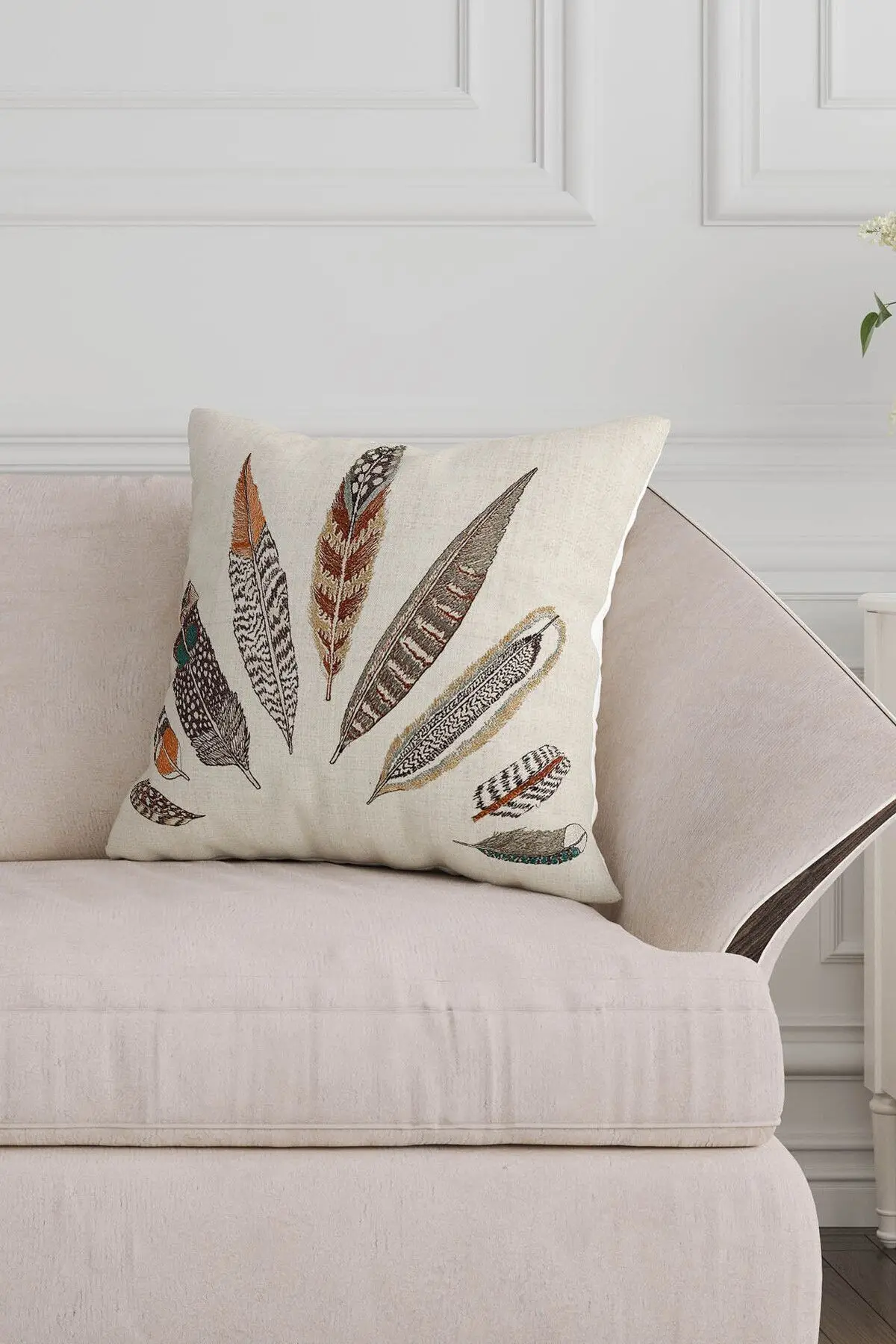 Şans Tüyü Desenli Bej Zemin Dekoratif Hediyelik Kadife 4lü Yastık Kırlent Kılıfı Seti