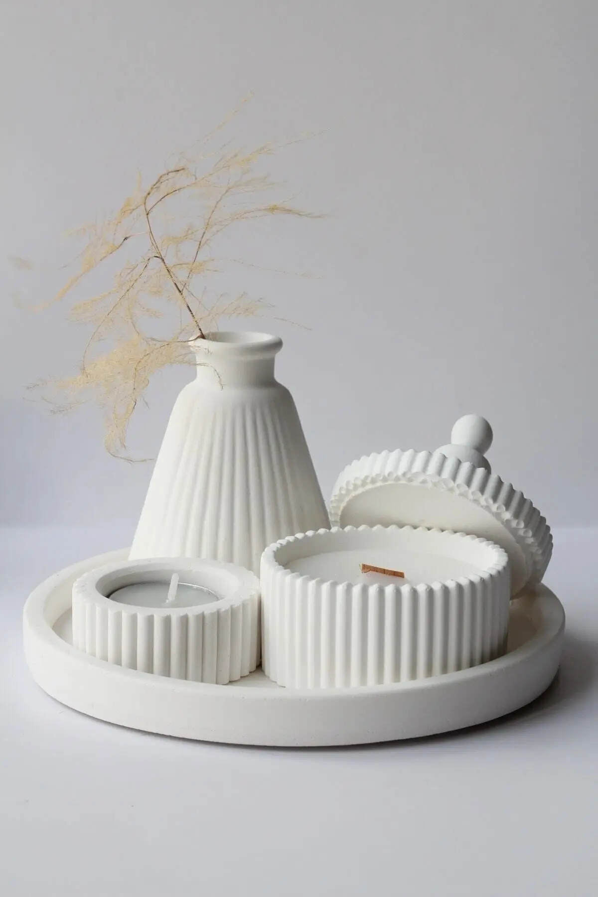 Beyaz Renk özel Tasarım Kokulu Mum Ve Üçgen Vazo Aksesuar Seti