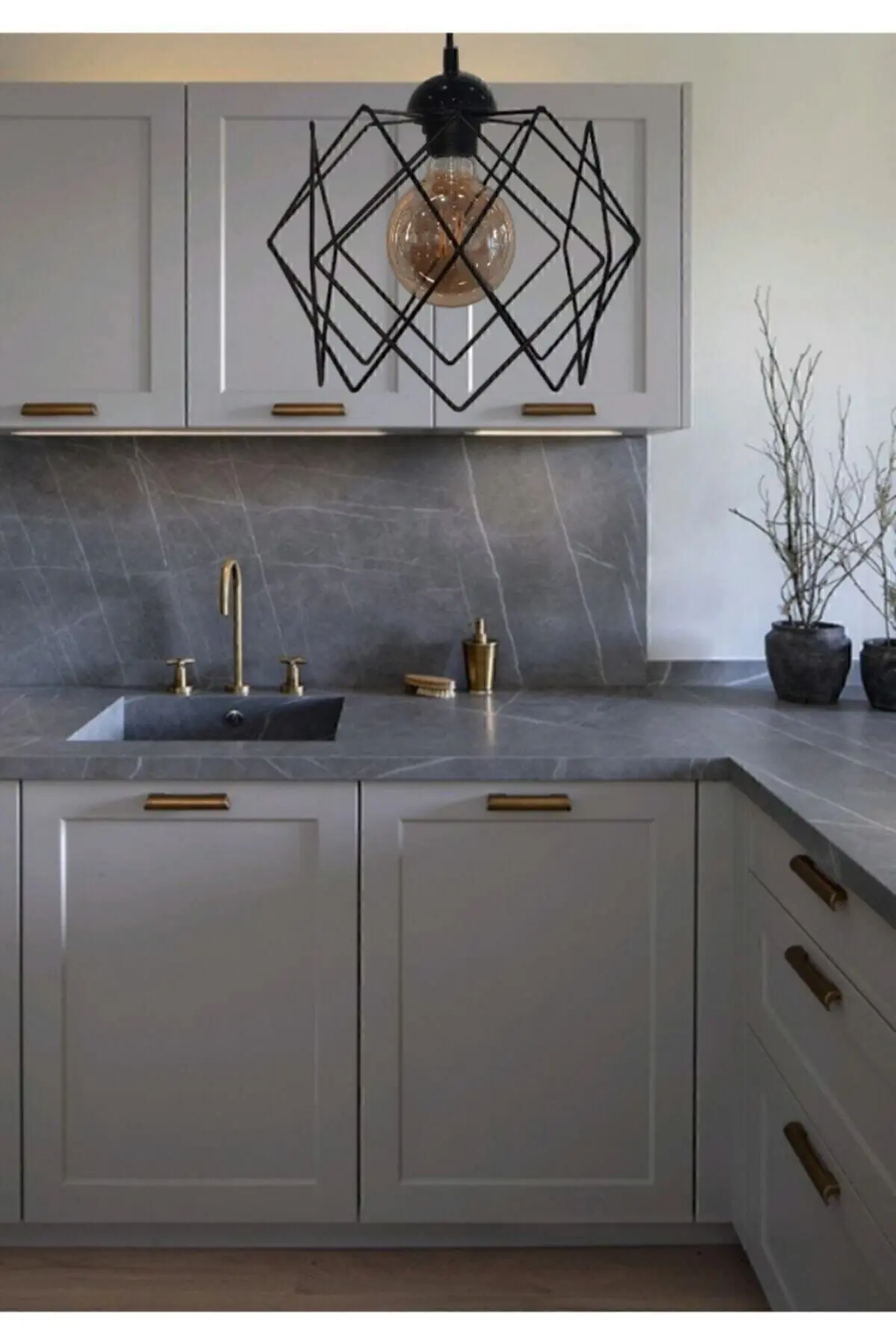 Siyah Çok Kare Tekli Sarkıt Avize (CAMSIZ)