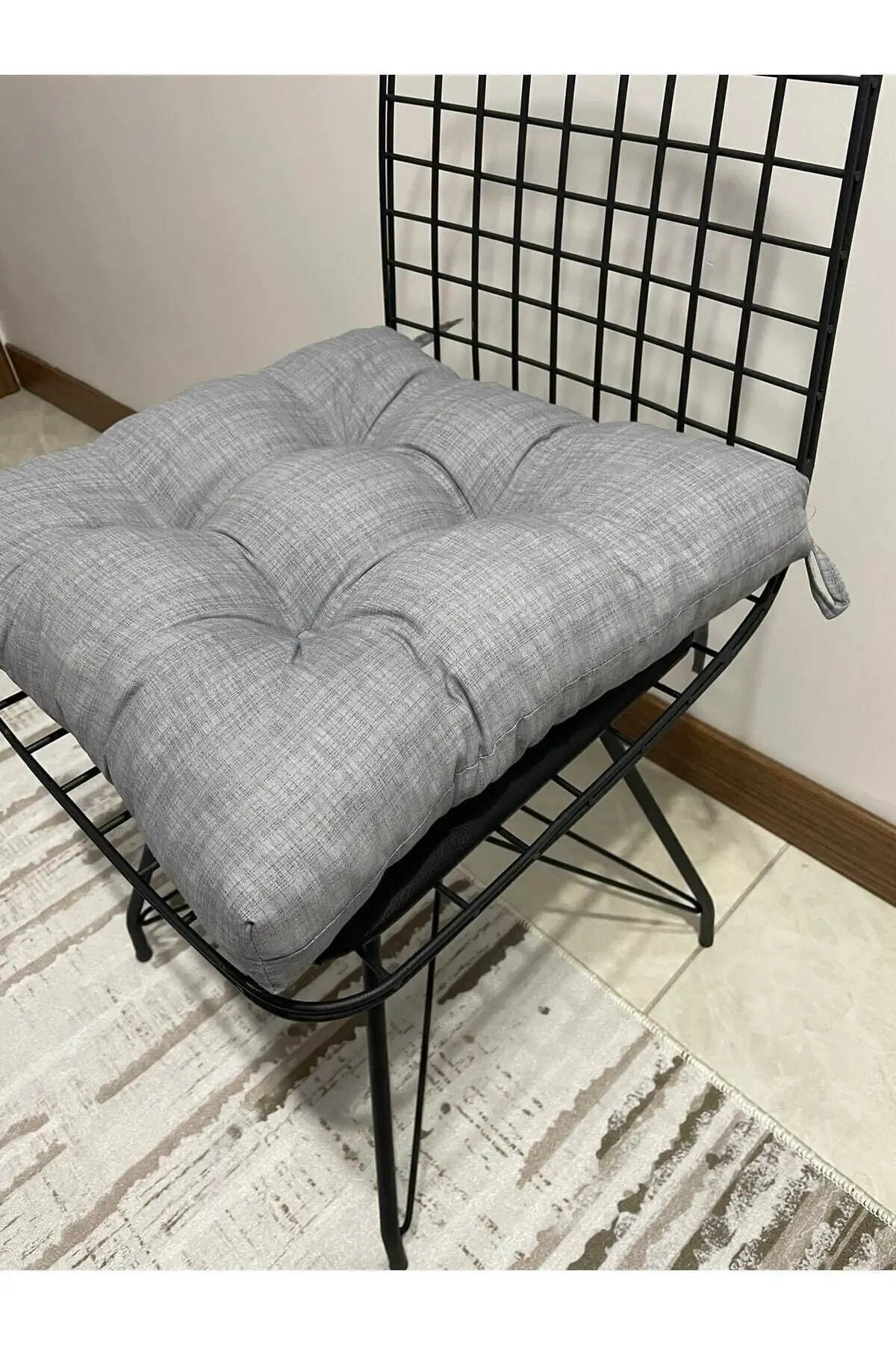 Eco Gri Sandalye Minderi Özel Düğme Dikişili Bağcıklı 40x40cm