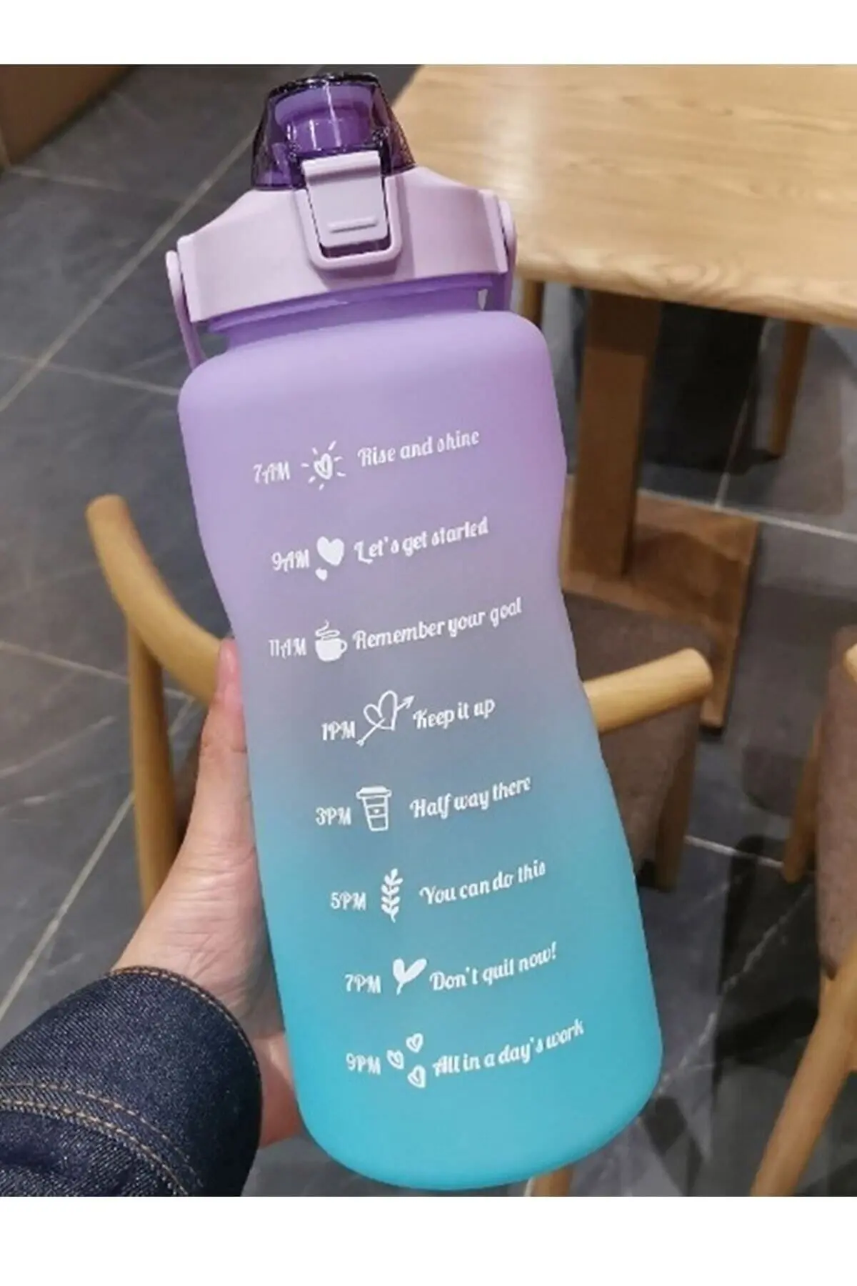 BEYZANA Mor Motivasyonel Su Matarası Su Şişesi 2l Tritan Spor Salonu Su Şişesi Bpa Içermez Suluk Sticker