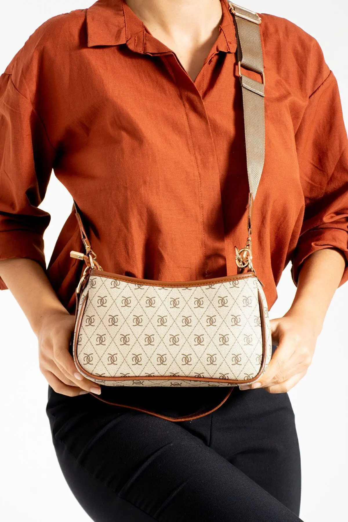 NBİ BAGS Yeni Sezon El ve Omuz Çantası Ayarlanabilir Çapraz Askılı Desenli Şık Minimal Çanta