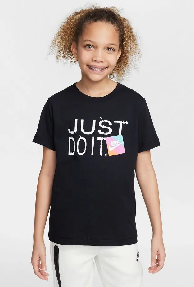 Nike Nike Sportswear Genç Çocuk Siyah T-Shirt
