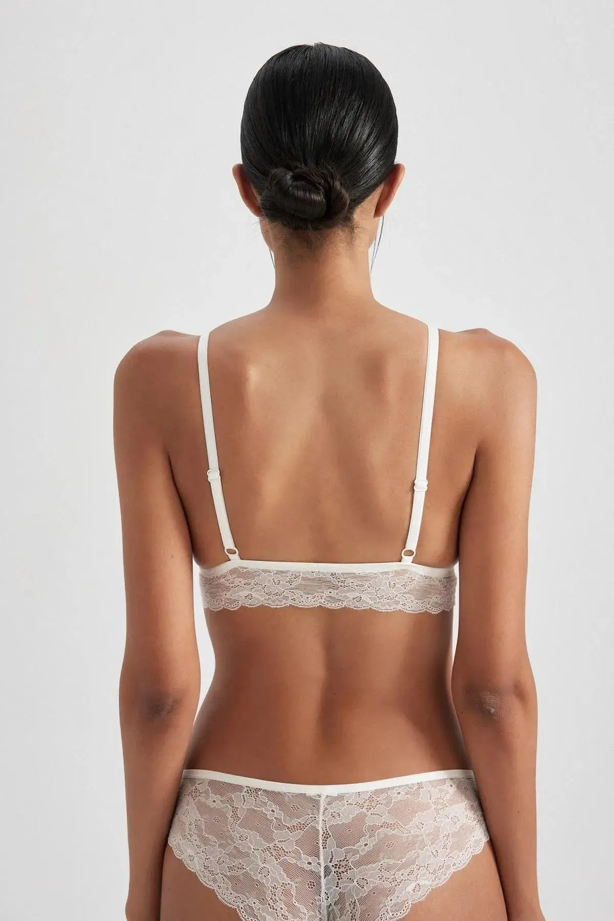 Fall In Love Dantelli Pedli Triangle Bralet