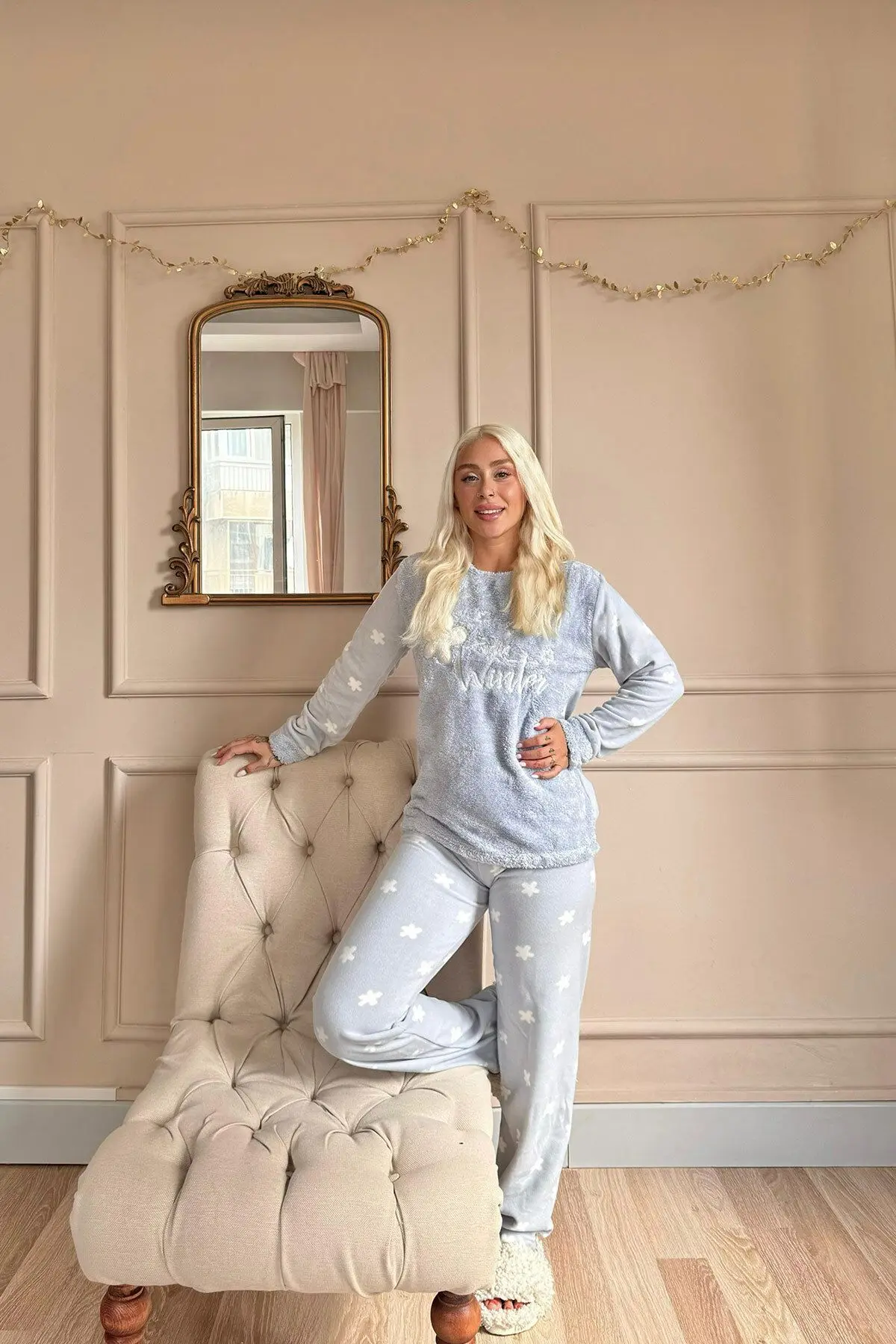 Kadın Mavi Hello Winter Desenli Peluş Pijama Takımı