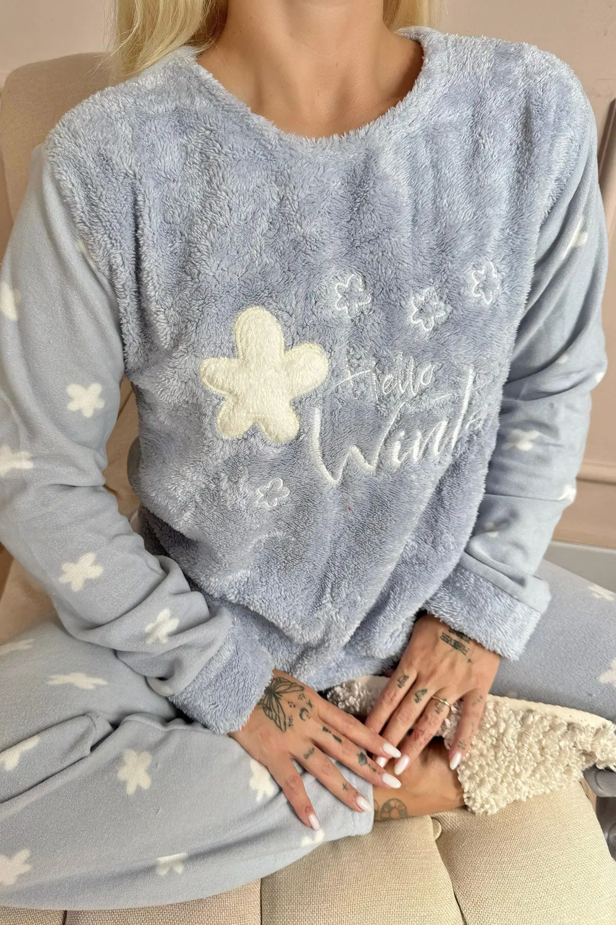 Kadın Mavi Hello Winter Desenli Peluş Pijama Takımı