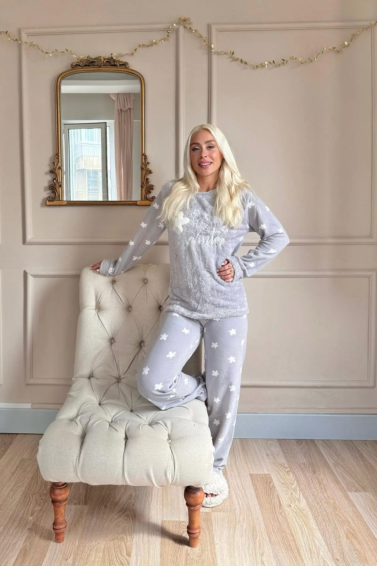 Gri Hello Winter Desenli Kadın Peluş Pijama Takımı