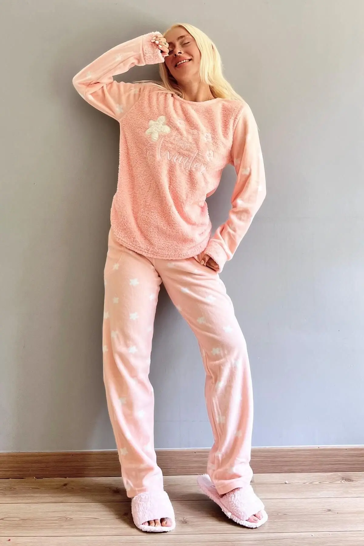 Somon Hello Winter Desenli Kadın Peluş Pijama Takımı