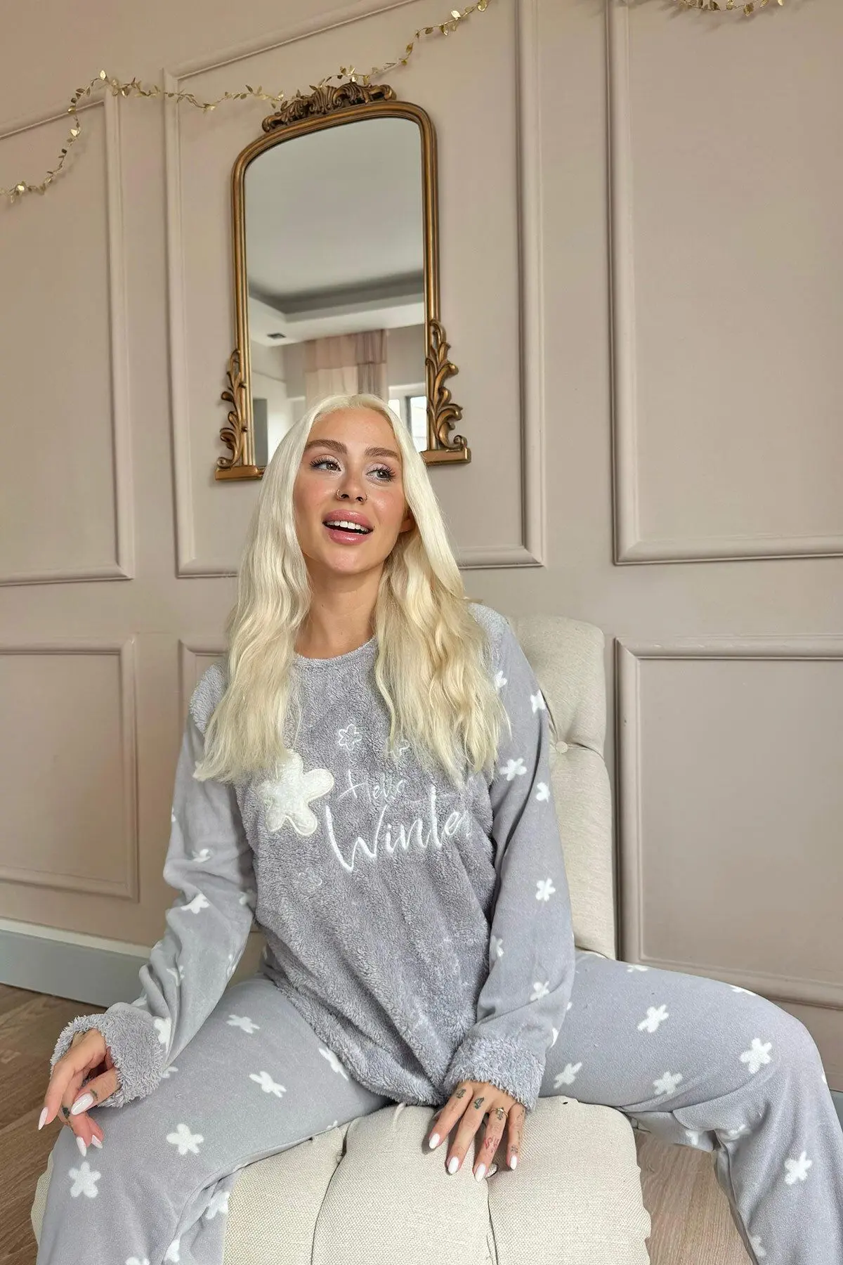 Gri Hello Winter Desenli Kadın Peluş Pijama Takımı