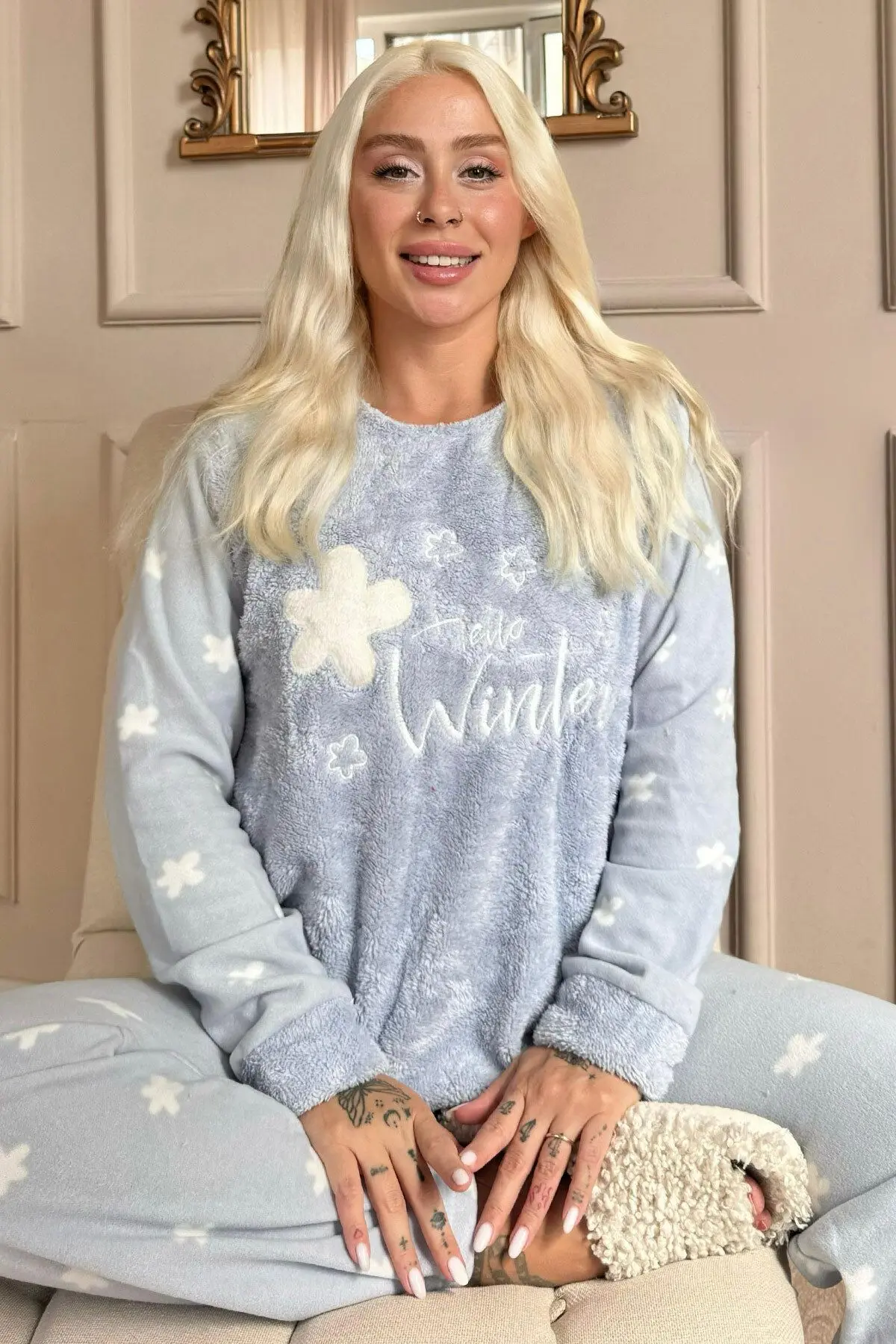 Pijamaevi Kadın Mavi Hello Winter Desenli Peluş Pijama Takımı