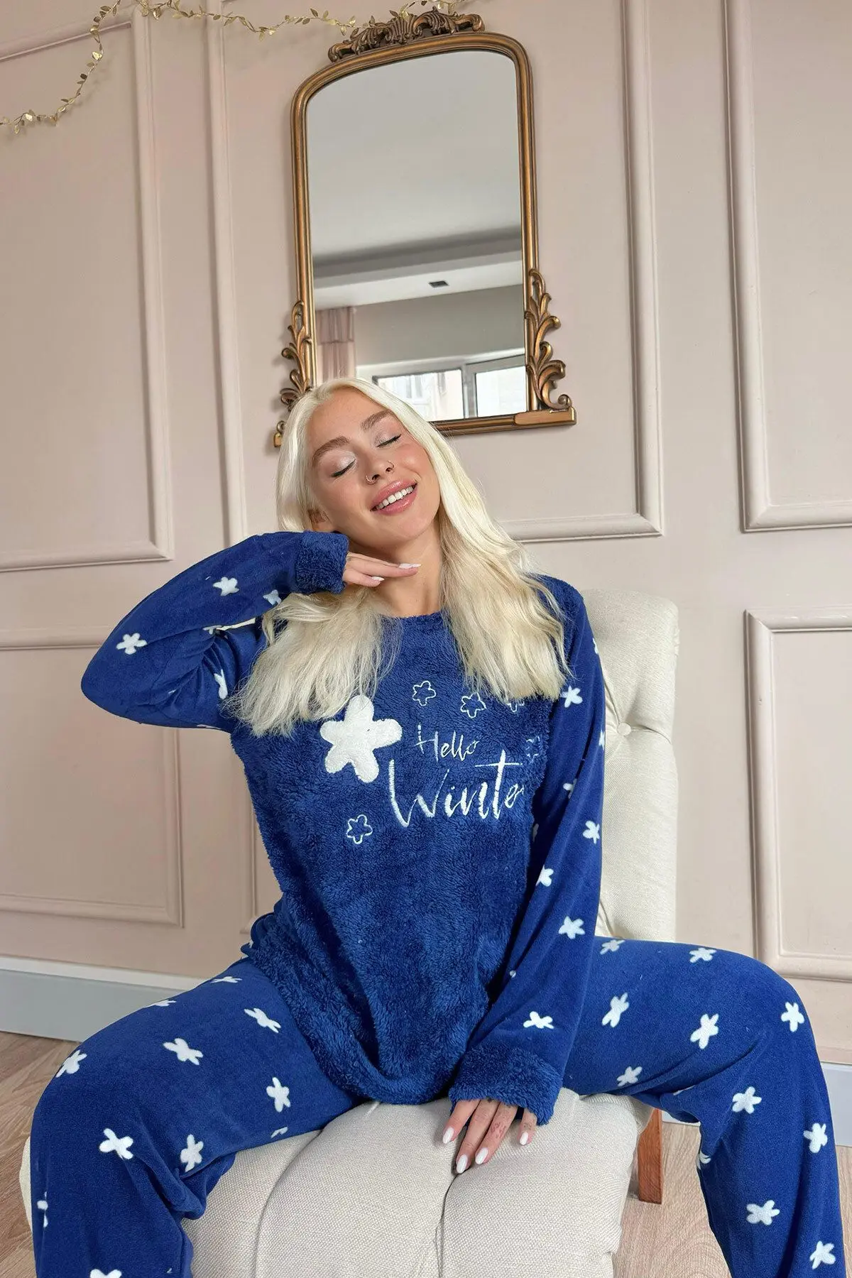 Lacivert Hello Winter Desenli Kadın Peluş Pijama Takımı