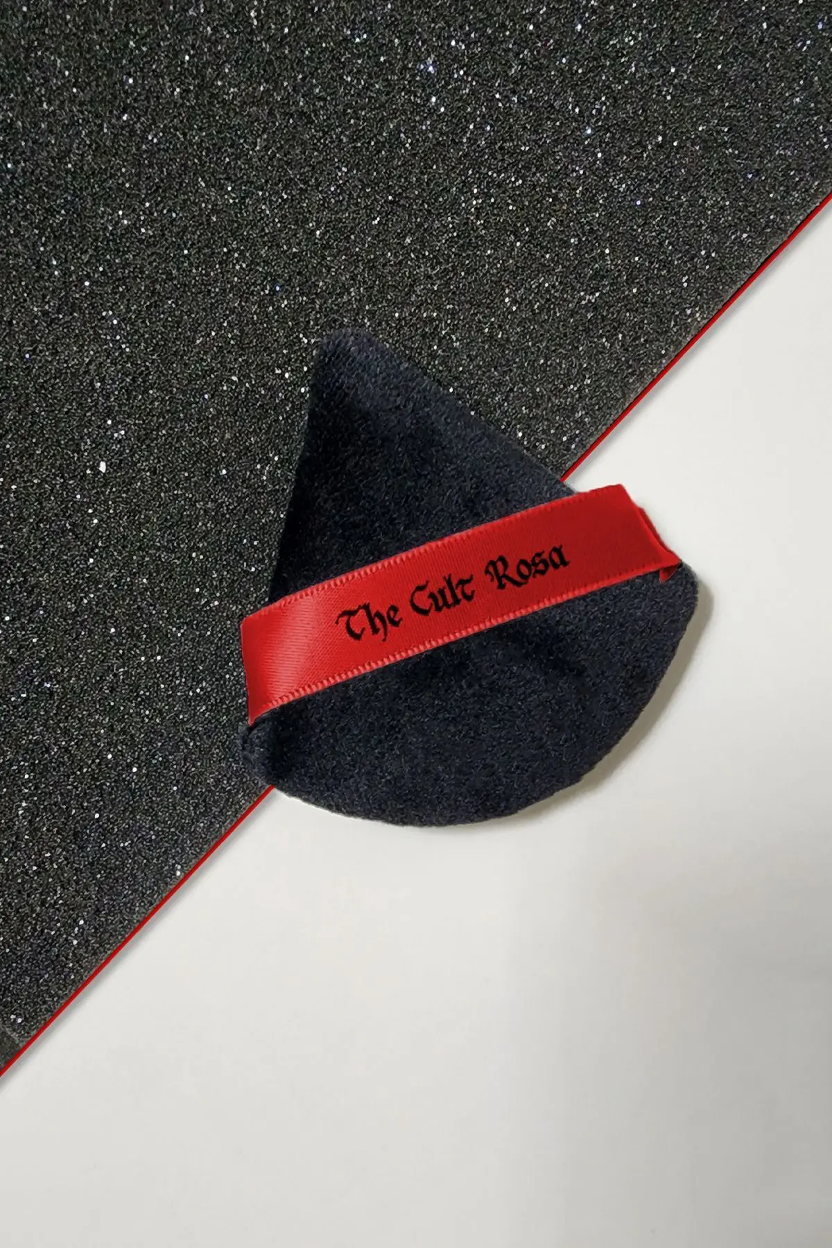 The Cult Rosa Tiara Üçgen Kadife Puf - Toz Ürün Uygulama Aparatı - 1 Adet