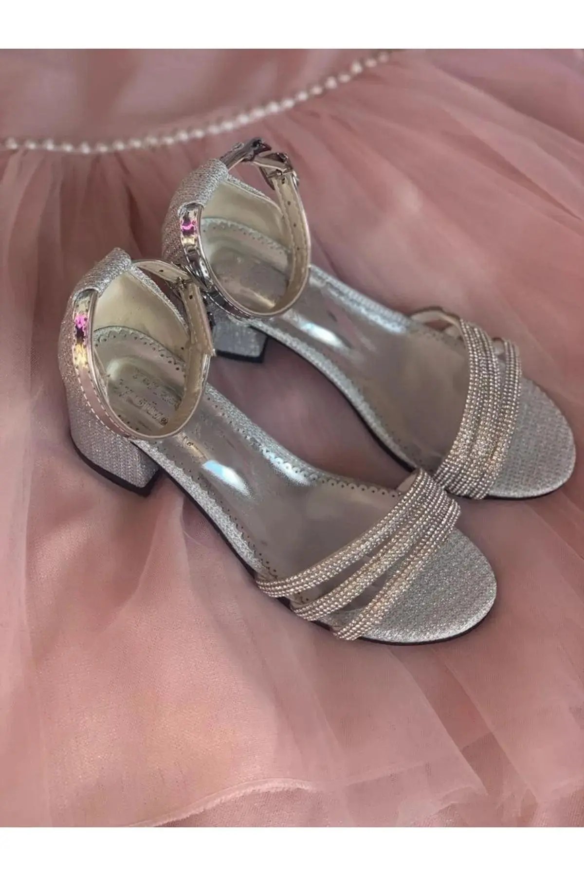 Gümüş Simli Üç Taşlı Kız Çocuk Topuklu Ayakkabı