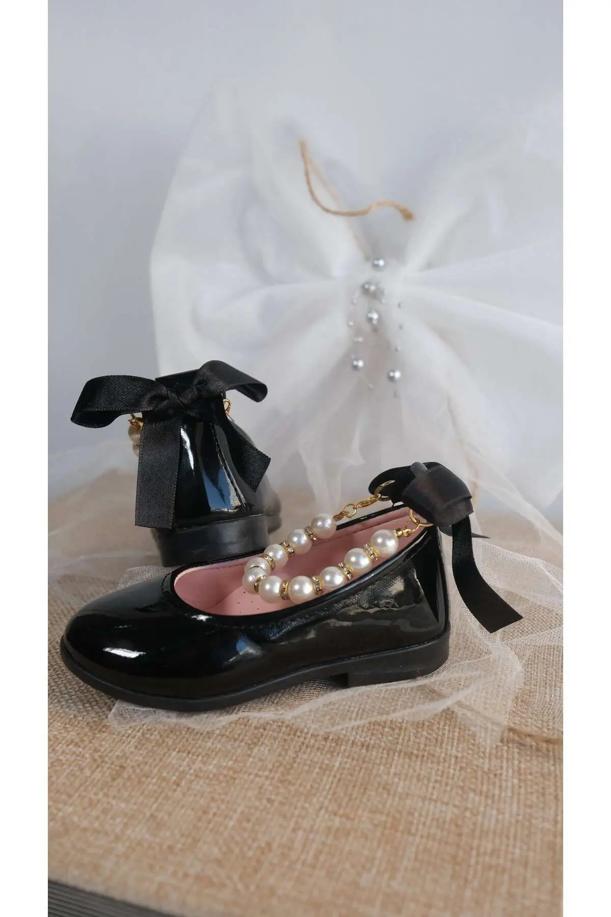 Pabrik Kız Çocuk Parlak Siyah Bileği İncili Babet