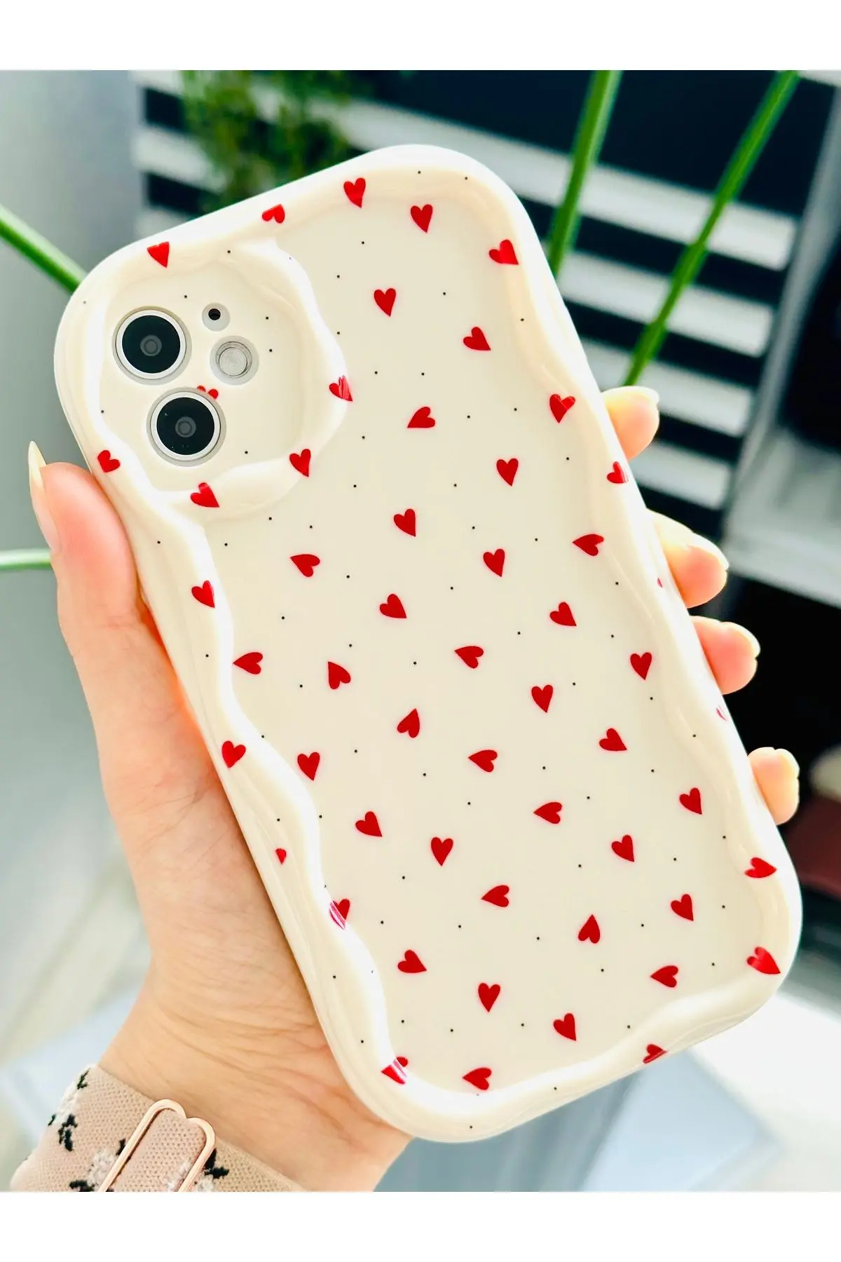Iphone 11 Uyumlu Kenarı Dalgalı Minik Kırmızı Kalpler Baskı  Tasarımlı Yumuşak Silikon Kılıf