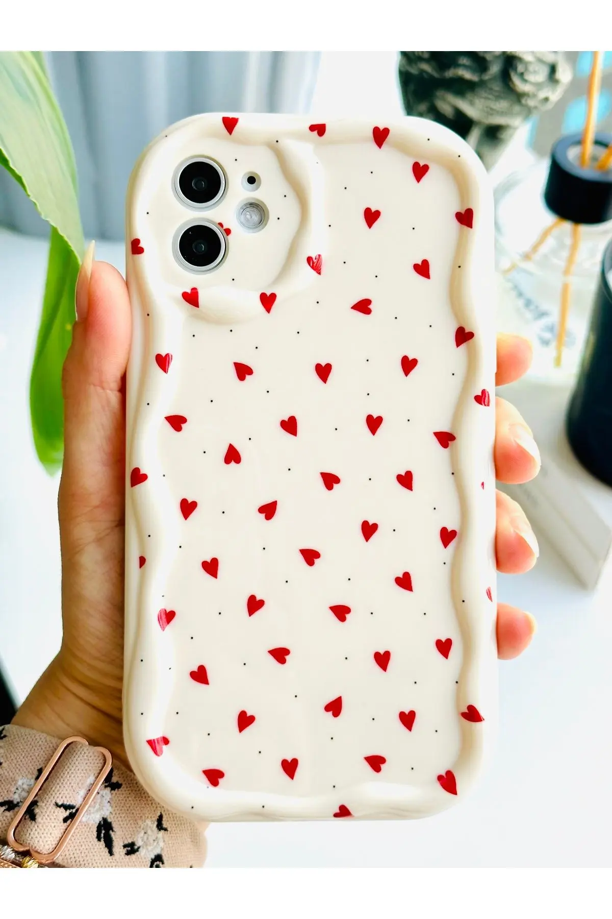 Iphone 11 Uyumlu Kenarı Dalgalı Minik Kırmızı Kalpler Baskı  Tasarımlı Yumuşak Silikon Kılıf
