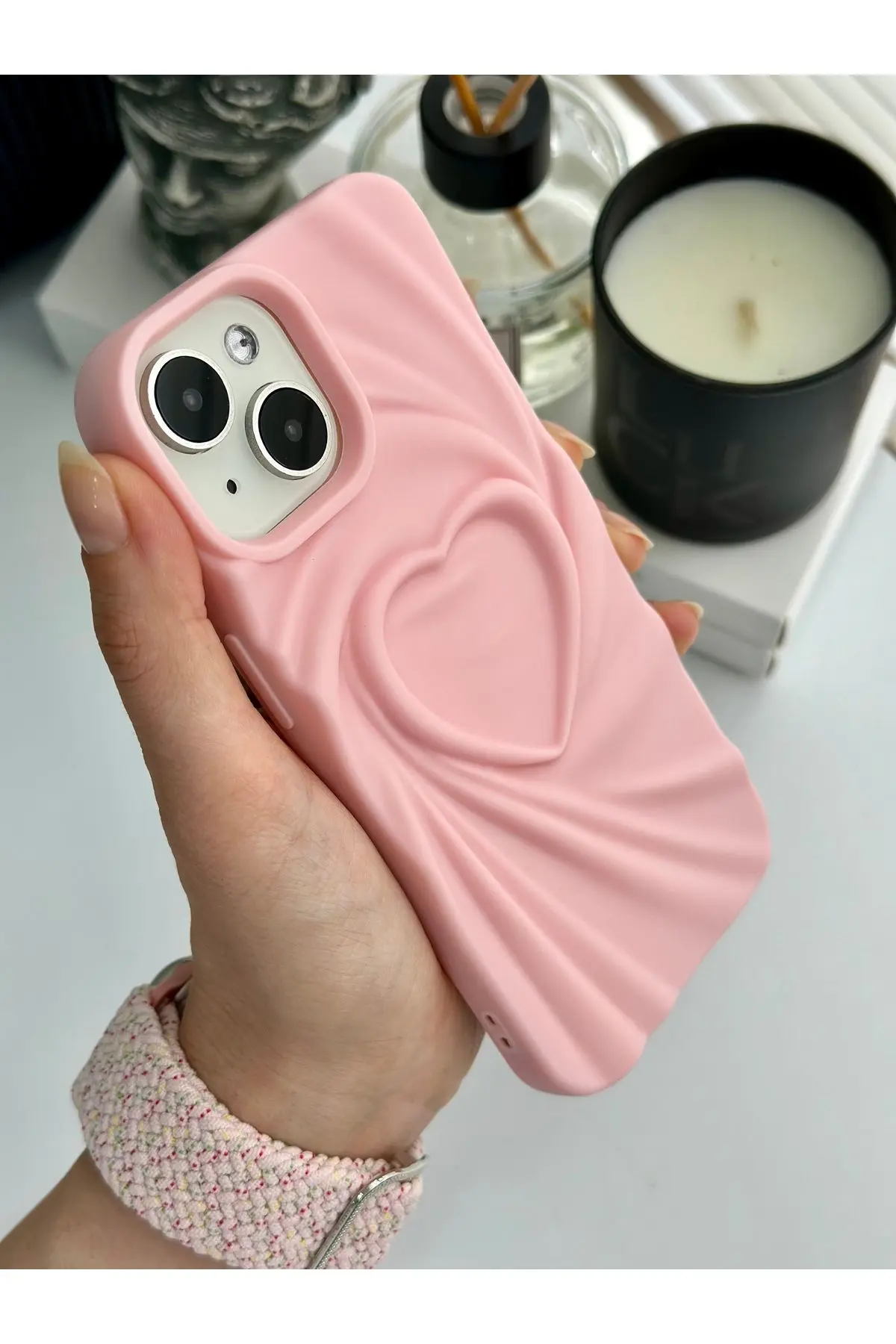 Apple Iphone 13 - 14 - 15  Uyumlu 3D Mat Saten Kalp Kabartma Desenli Darbe Önleyici Silikon Kılıf