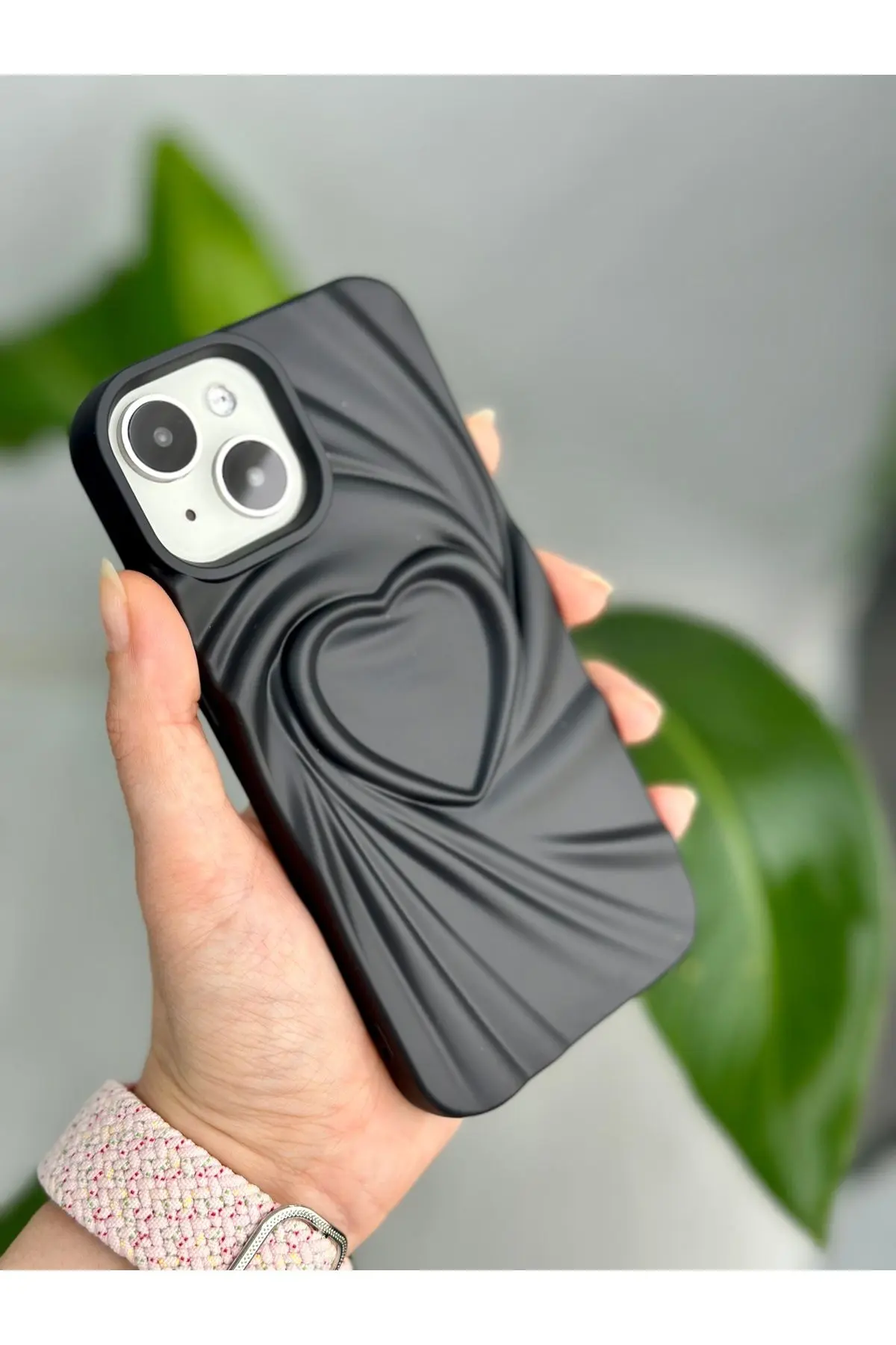 Apple Iphone 13 - 14 - 15  Uyumlu 3D Mat Saten Kalp Kabartma Desenli Darbe Önleyici Silikon Kılıf