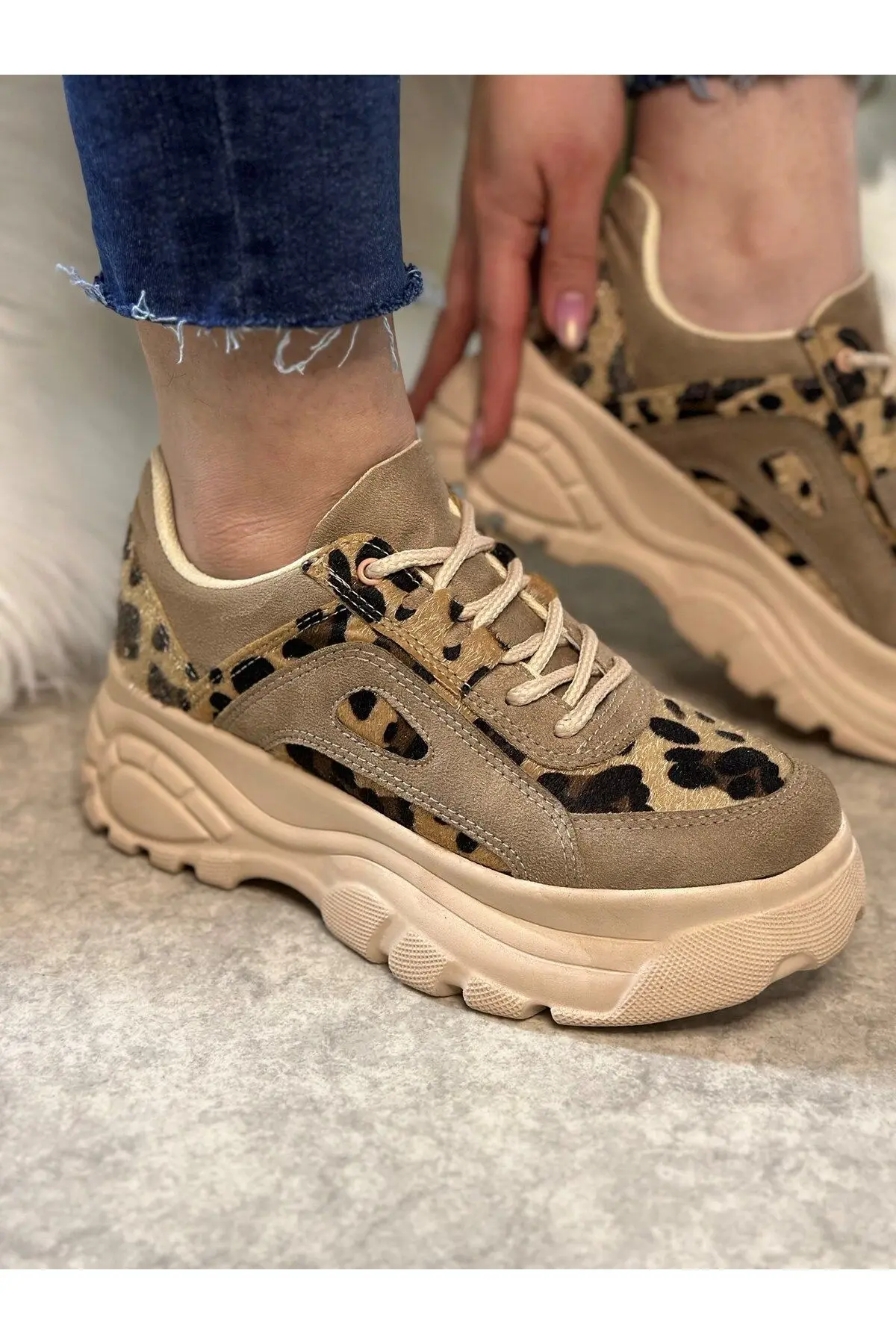 İmerShoes Günlük Kadın Spor Ayakkabı Yüksek Kalın Topuklu 6 Cm Sneaker 001