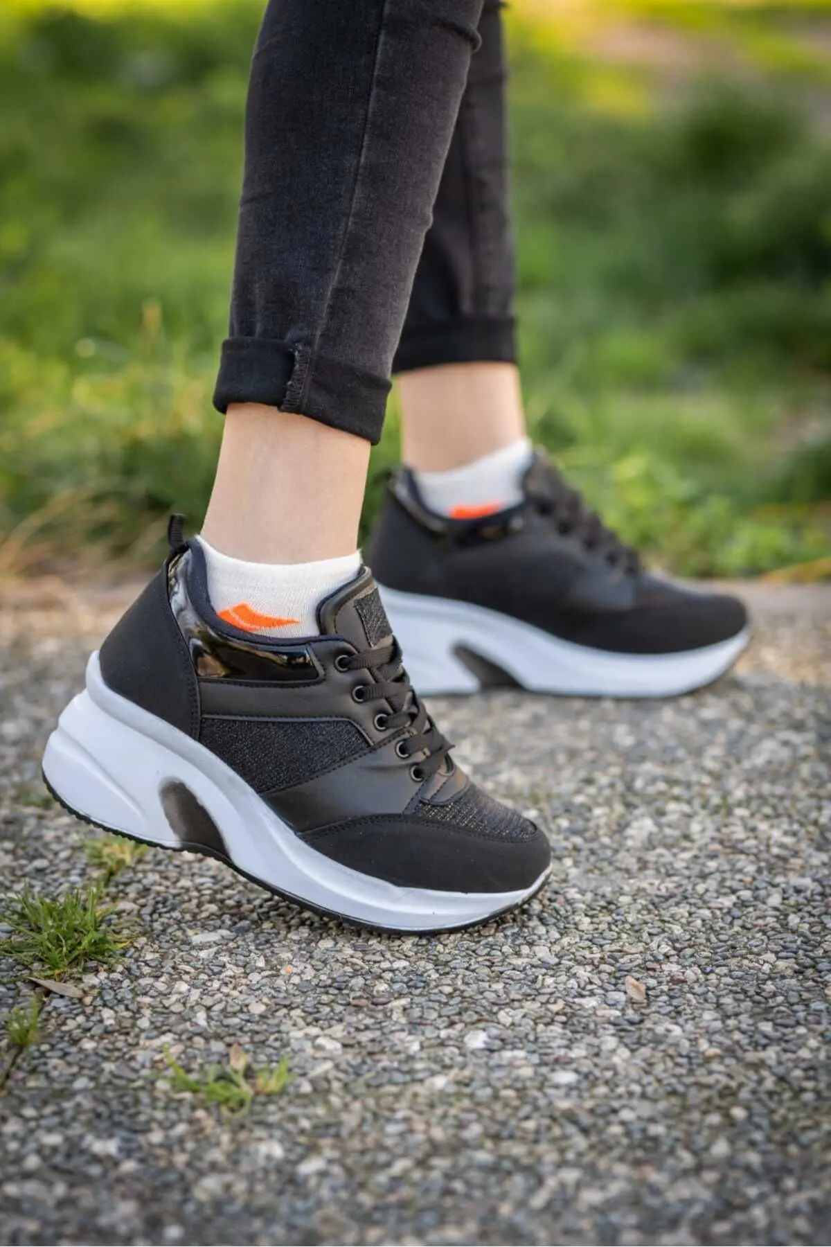 Kadın Siyah Beyaz Yüksek Taban Rahat Günlük Spor Ayakkabı NK0678