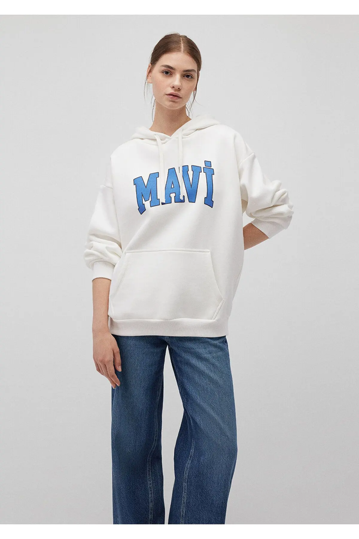 Mavi Logo Baskılı Kapüşonlu Beyaz Sweatshirt 1600361-81964