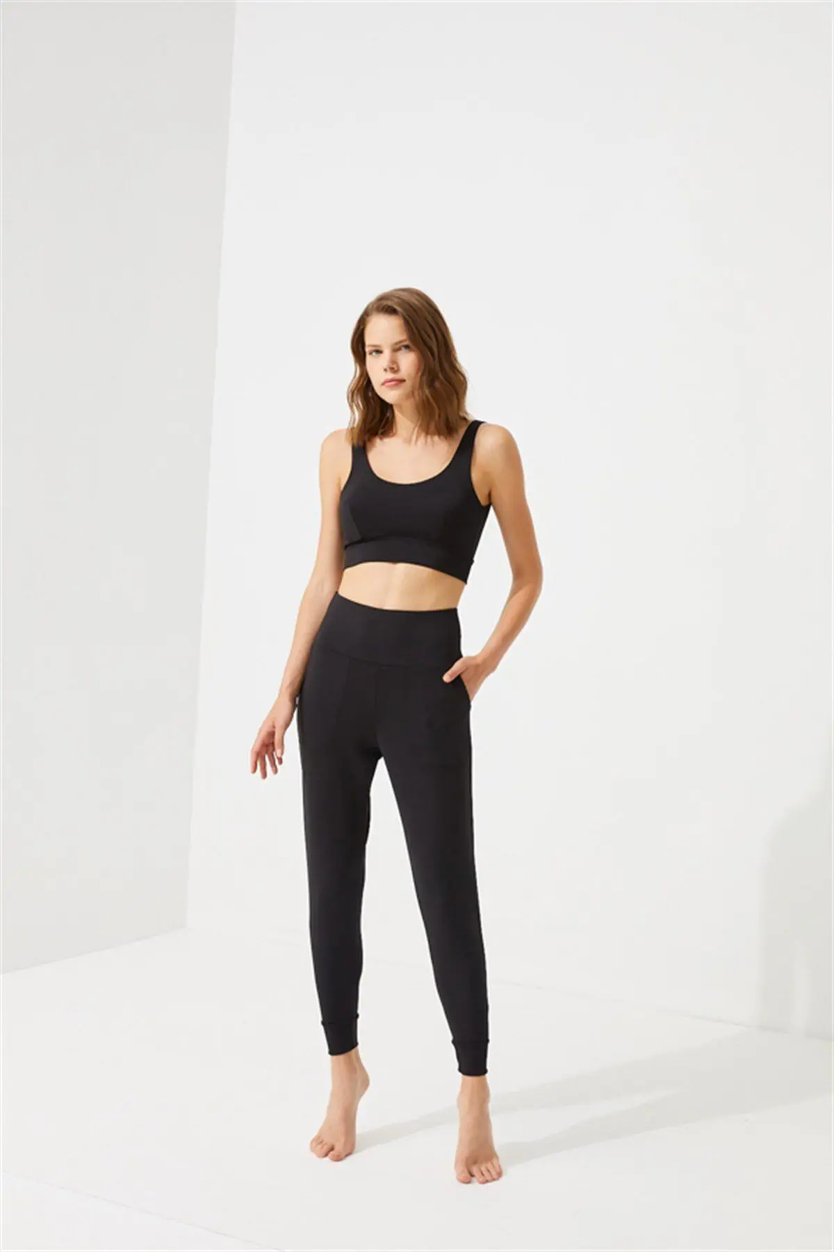Siyah Yüksek Bel Çift Cepli Kadın Jogger Eşofman Altı