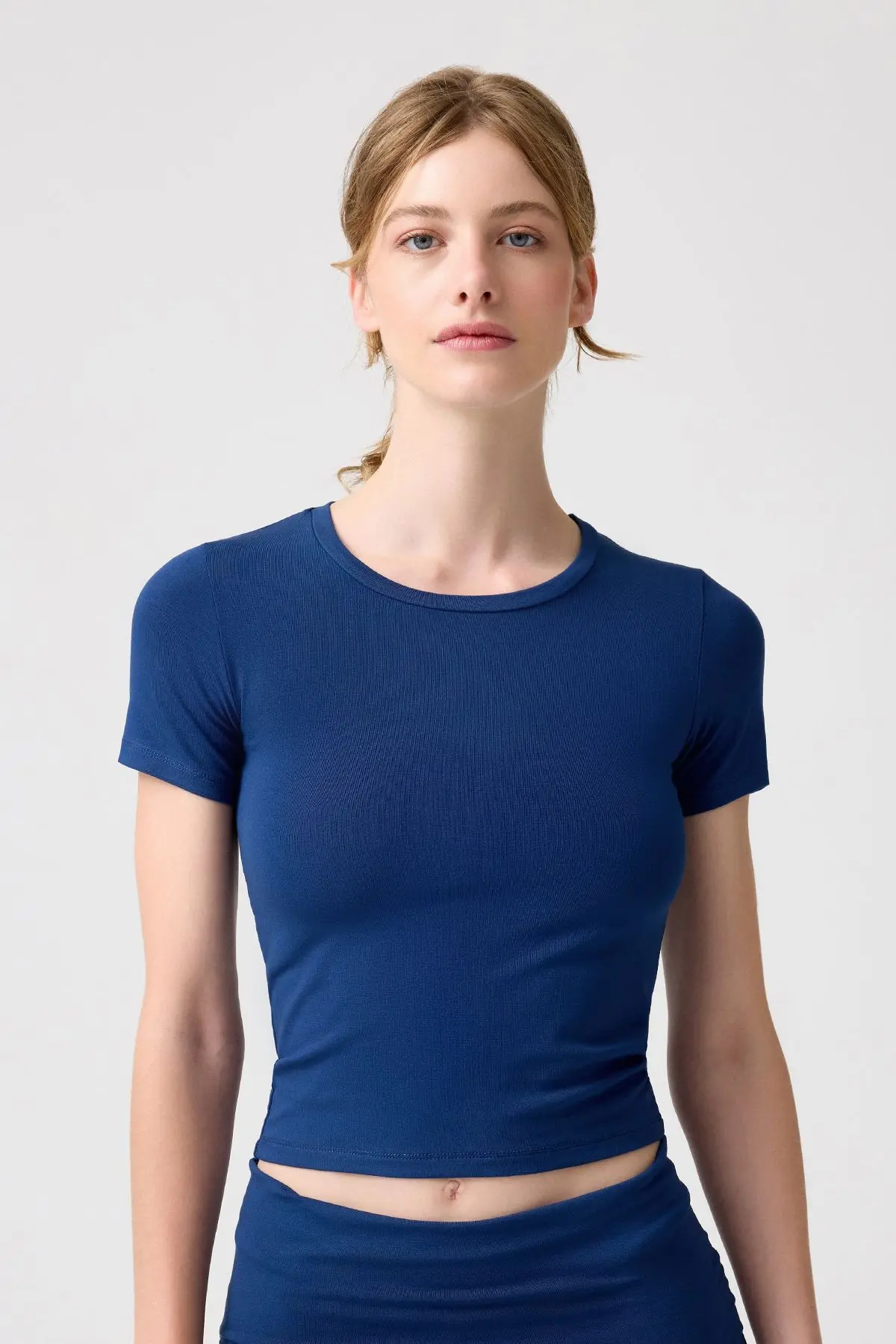 LOS OJOS x Melodi Lacivert Bedene Oturan Tişört Short Fitted