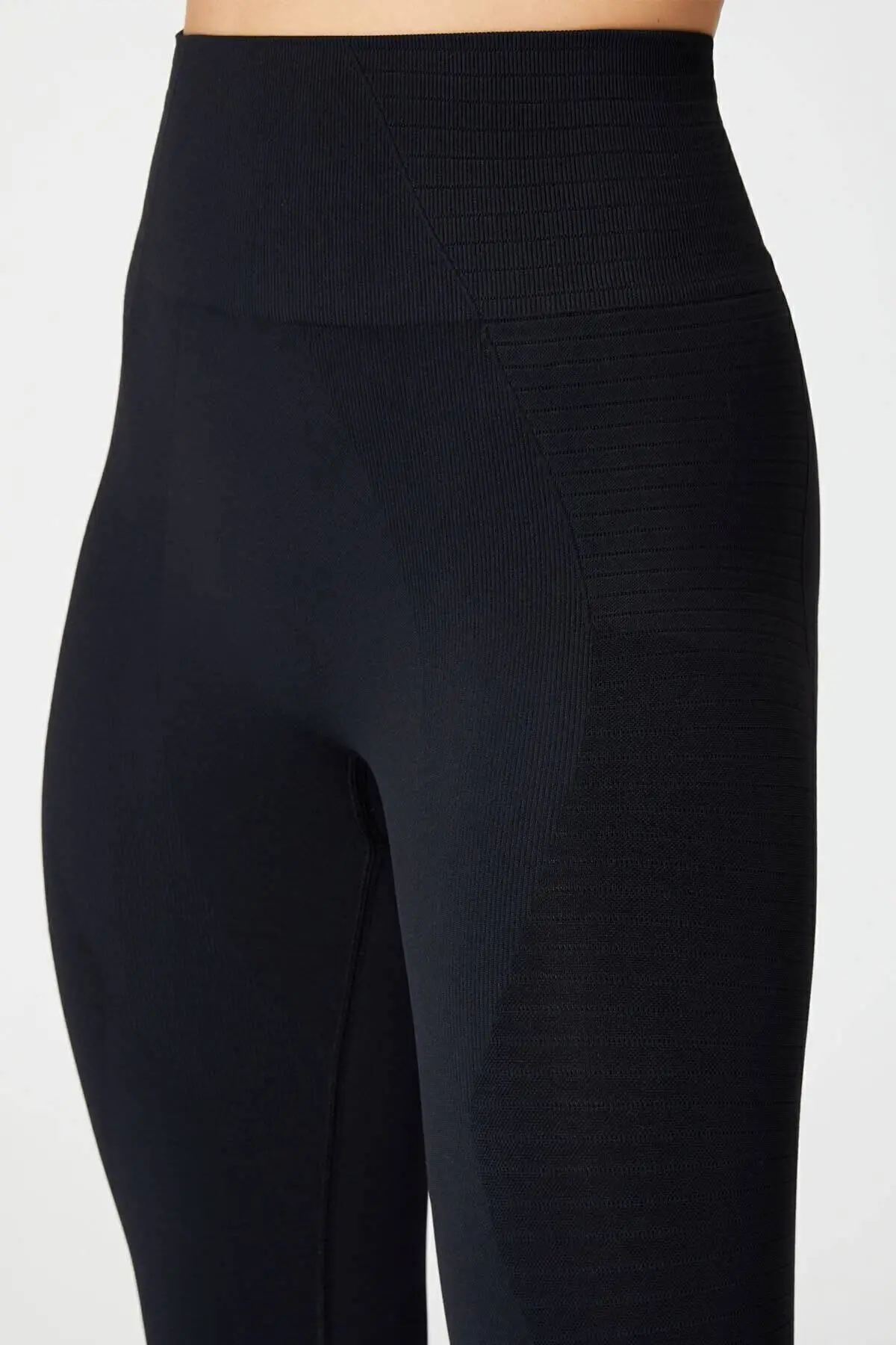 Gela Yüksek Bel, Esnek Ve Toparlayıcı Spor Tayt Siyah