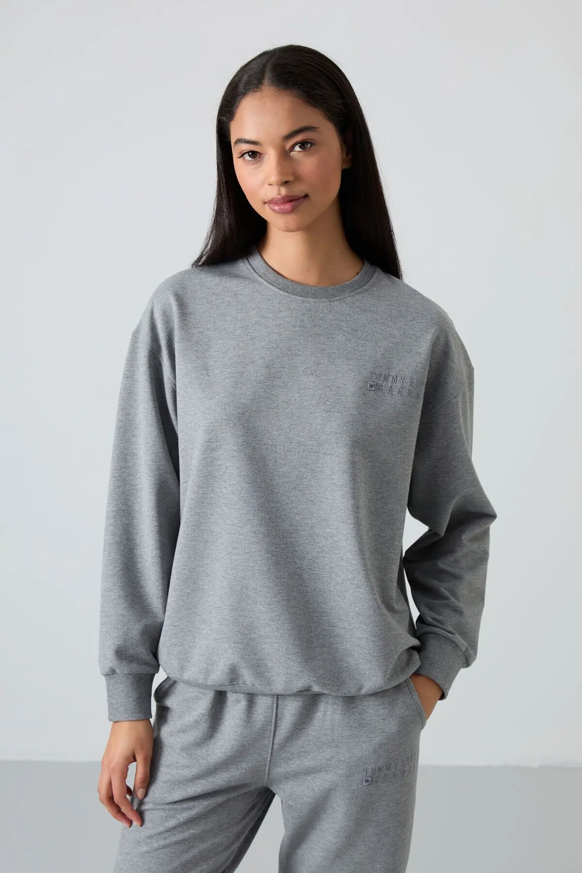 Gri Melanj O Yaka Oversize Lastik Paça Kadın Eşofman Takım - 95287