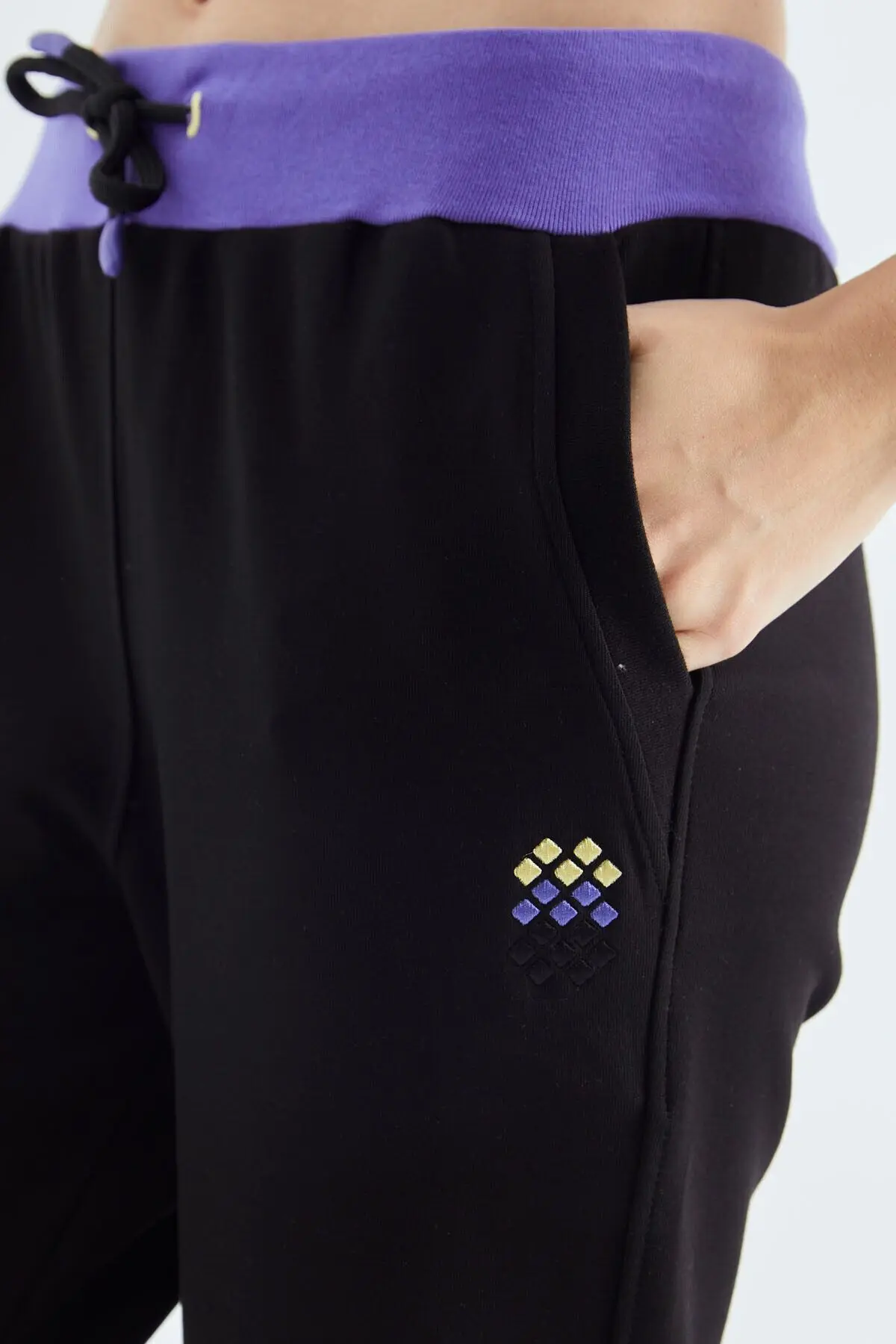 Siyah Kapüşonlu Renk Bloklu Kadın Eşofman Takım - 95327