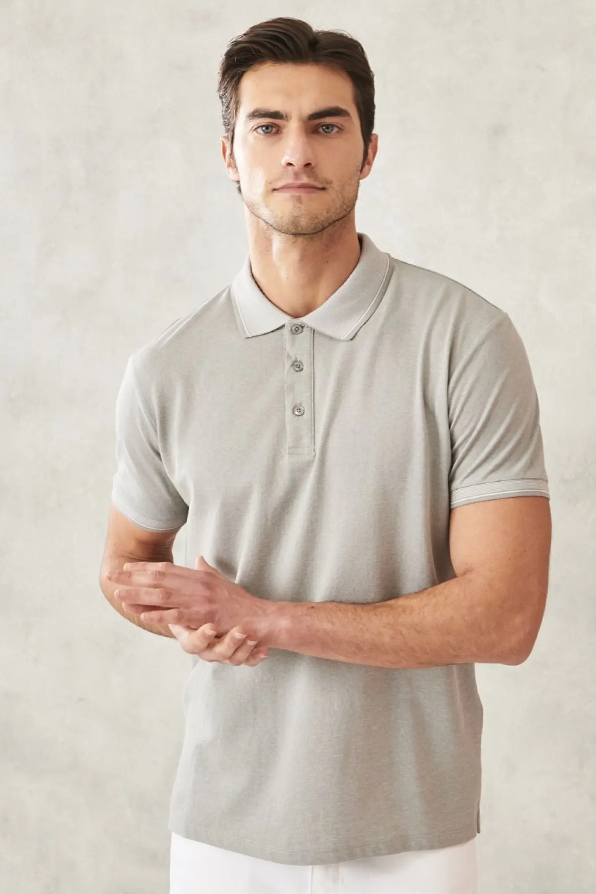 Erkek Çekmeyen Pamuklu Kumaş Slim Fit Dar Kesim Gri Kıvrılmaz Polo Yaka Tişört