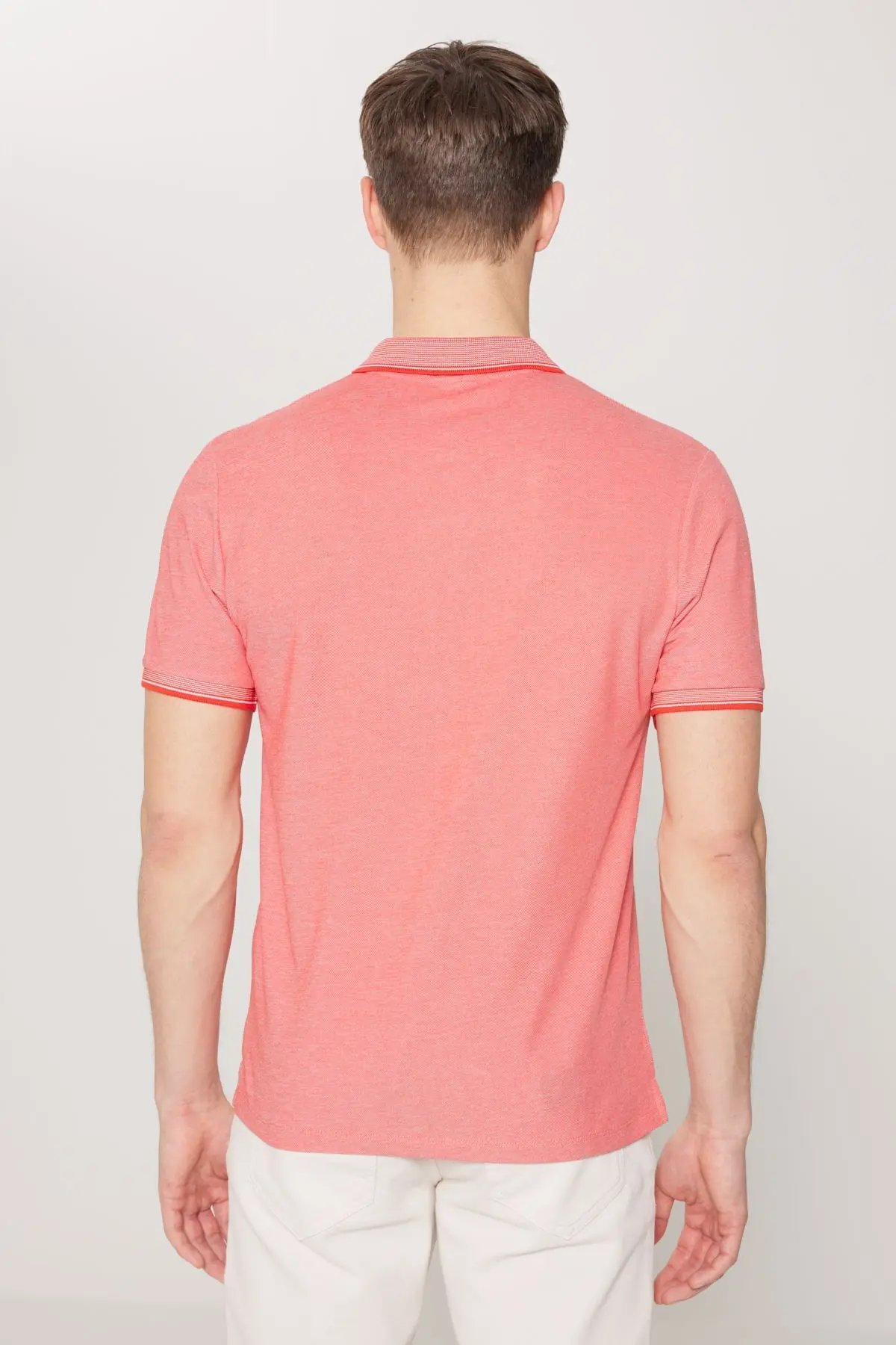 Erkek Çekmeyen Pamuklu Kumaş Slim Fit Dar Kesim Narçiçeği-Beyaz Kıvrılmaz Polo Yaka Tişört