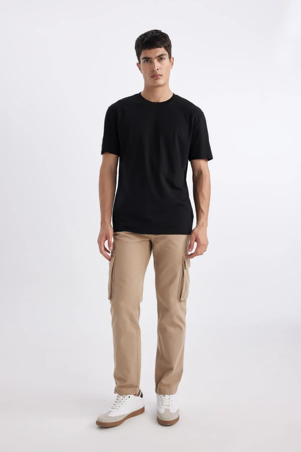 Erkek Siyah New Regular Fit Normal Kesim Bisiklet Yaka Pamuklu Kısa Kollu Basic Tişört V7699az24sp