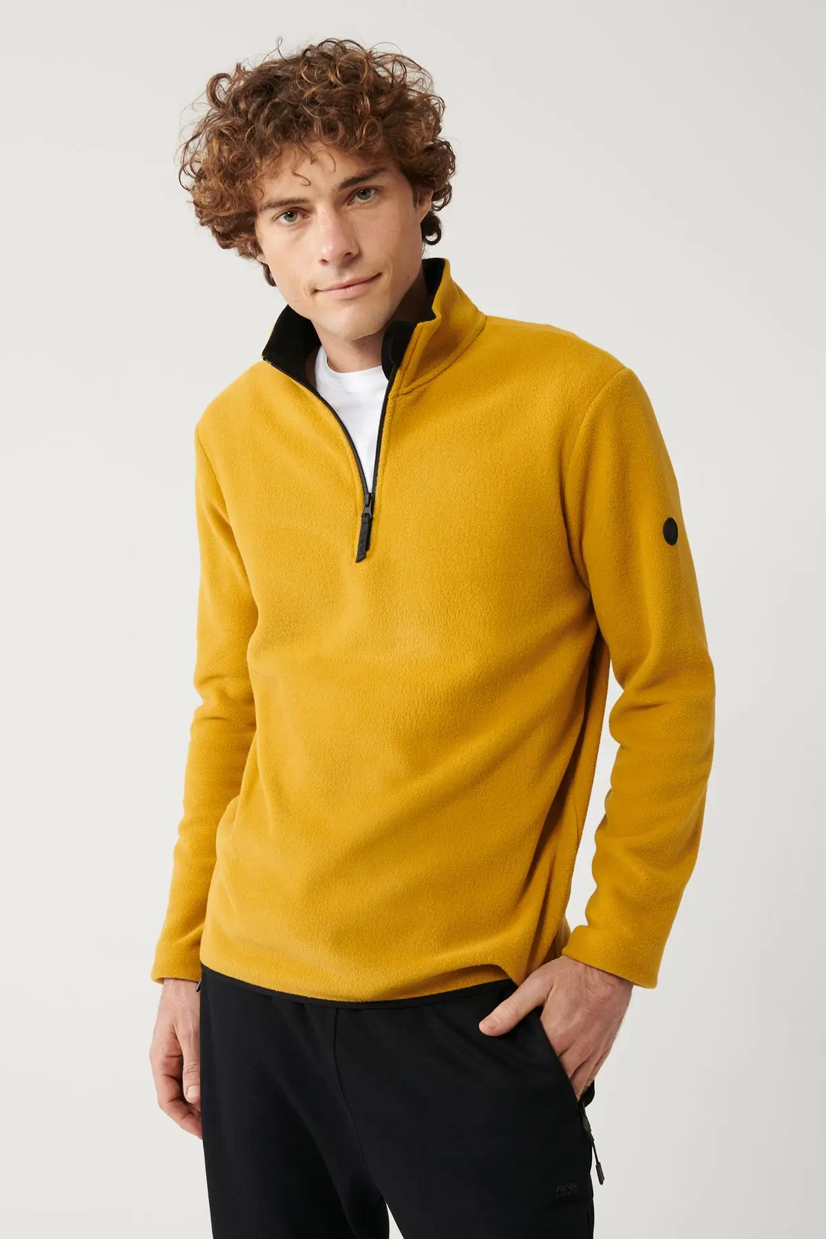 Avva Erkek Hardal Polar Sweatshirt Dik Yaka Soğuğa Dayanıklı Yarım Fermuarlı Regular Fit E001068