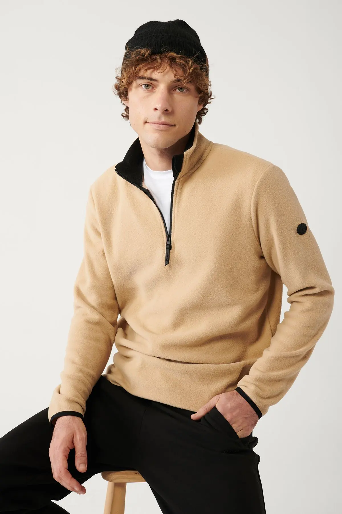 Avva Erkek Bej Polar Sweatshirt Dik Yaka Soğuğa Dayanıklı Yarım Fermuarlı Regular Fit E001068