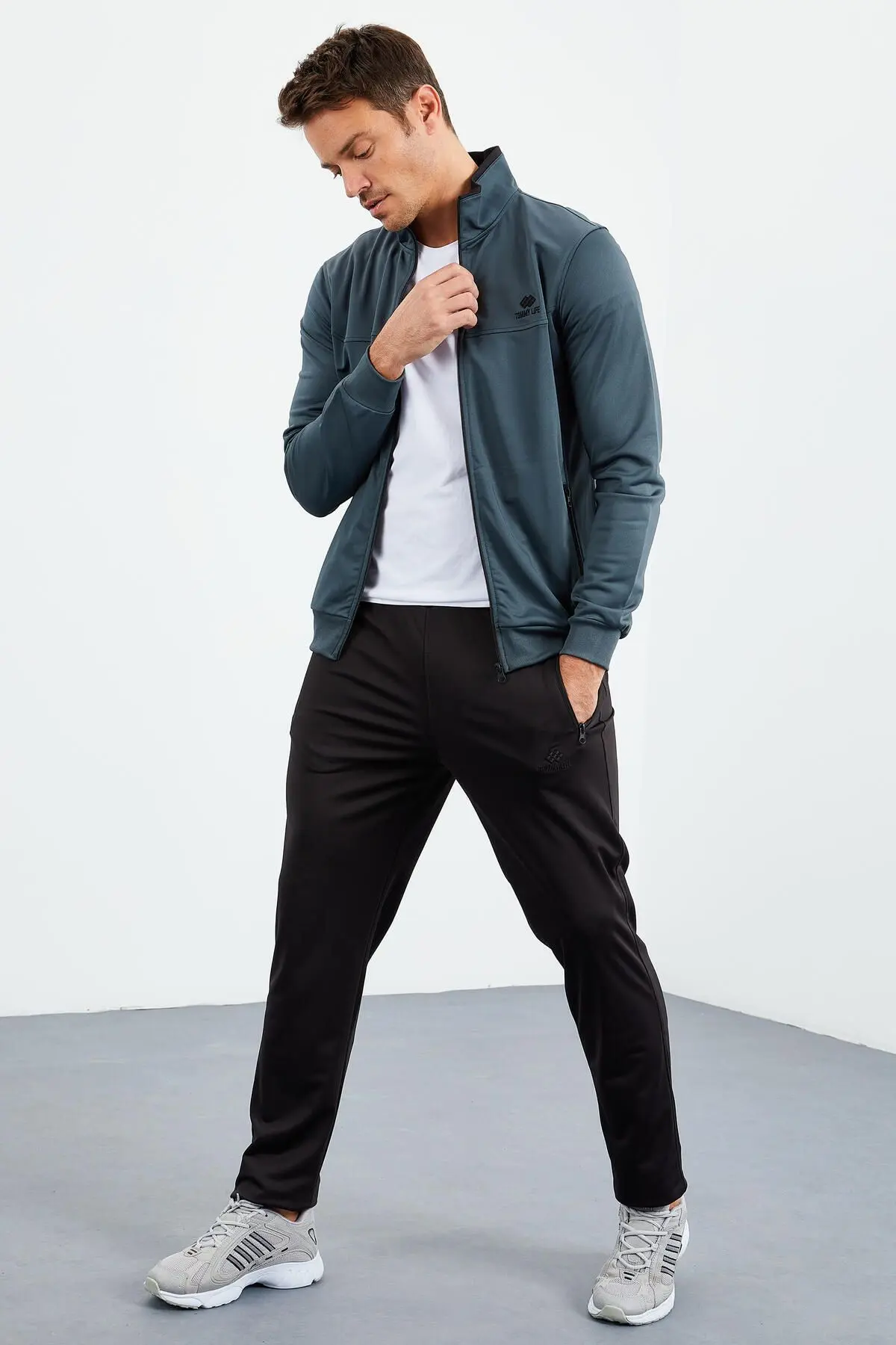 Orman Yeşil - Siyah Dik Yaka Fermuarlı Standart Kalıp Klasik Paça Erkek Eşofman Takımı - 8