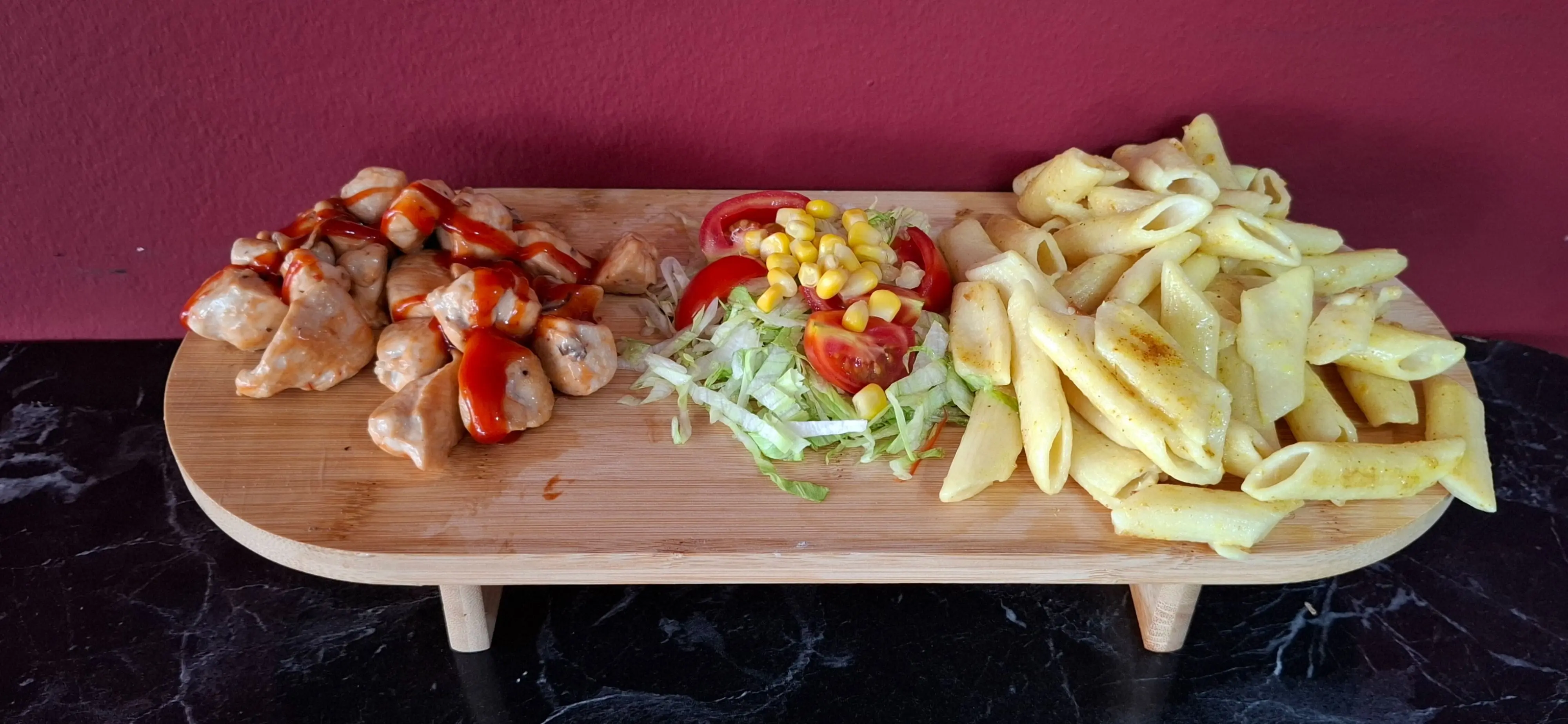 Kremalı Makarna & Sweet Chili Soslu Tavada Kızartılmış Tavuk