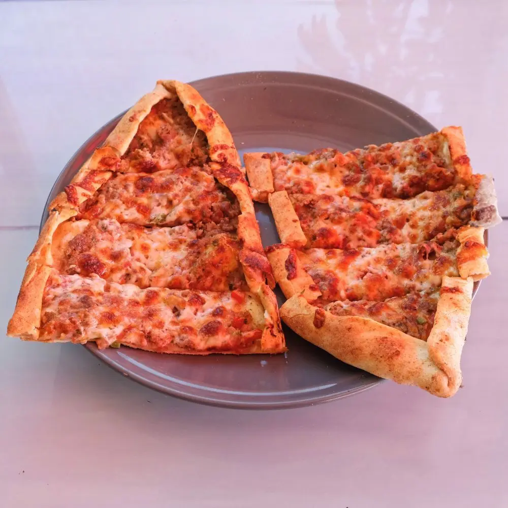 Kuşbaşılı Karadeniz Pidesi (Açık)