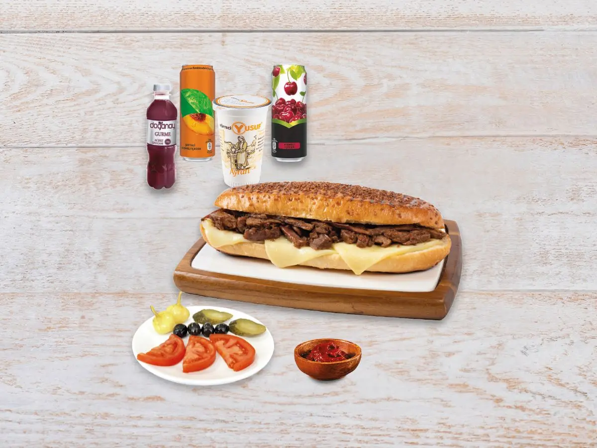 Kavurma Kaşarlı Tost Menü