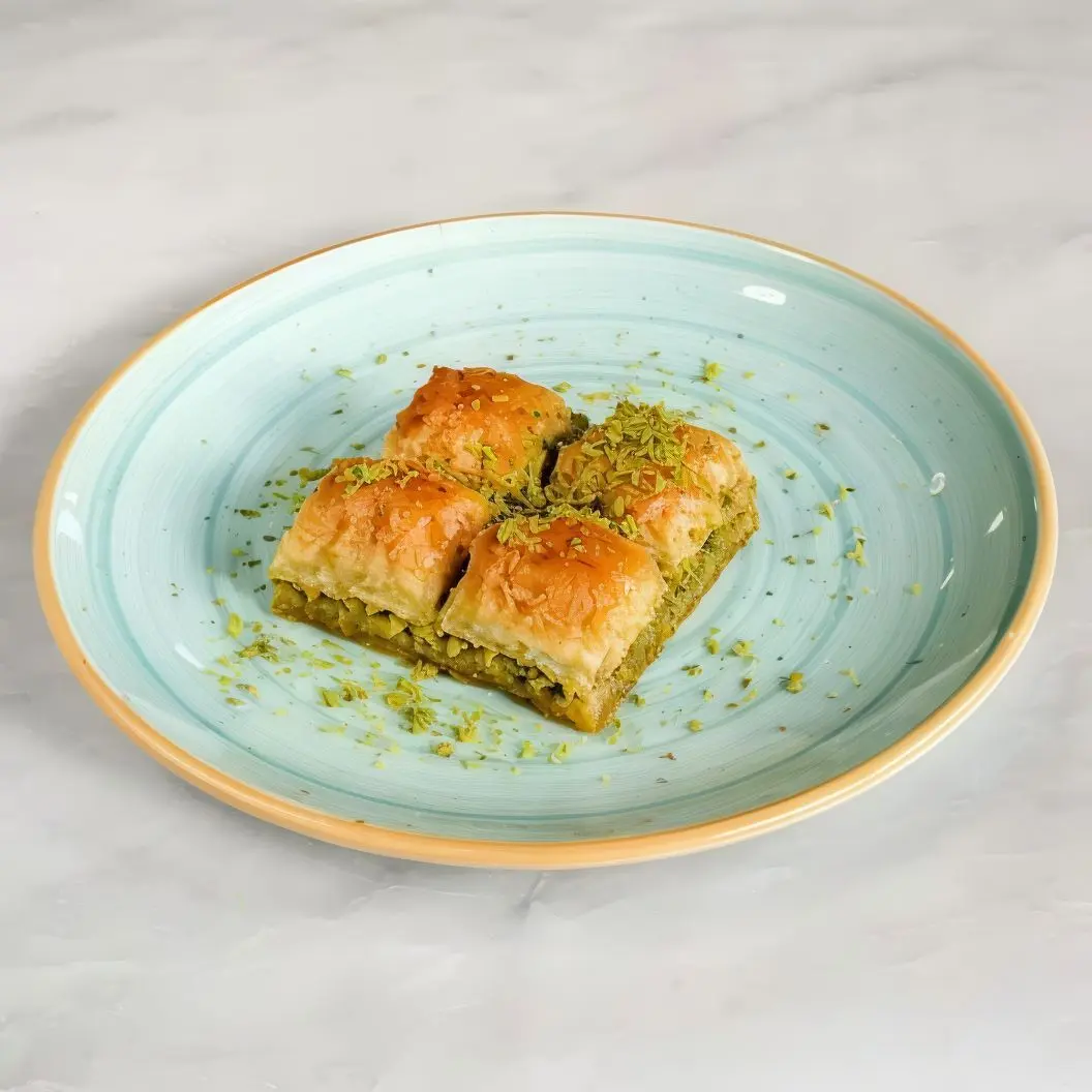 Fıstıklı Tereyağlı Ev Baklavası (1 kg.)